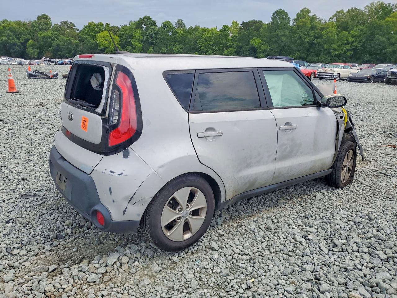2015 Kia Soul Base Silver vin: KNDJN2A24F7795250