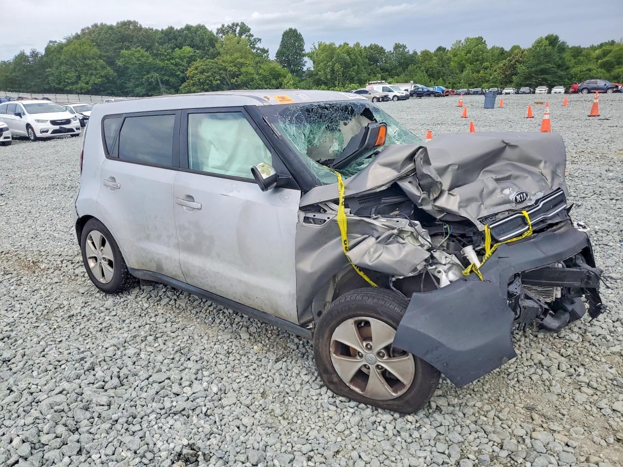 2015 Kia Soul Base Silver vin: KNDJN2A24F7795250