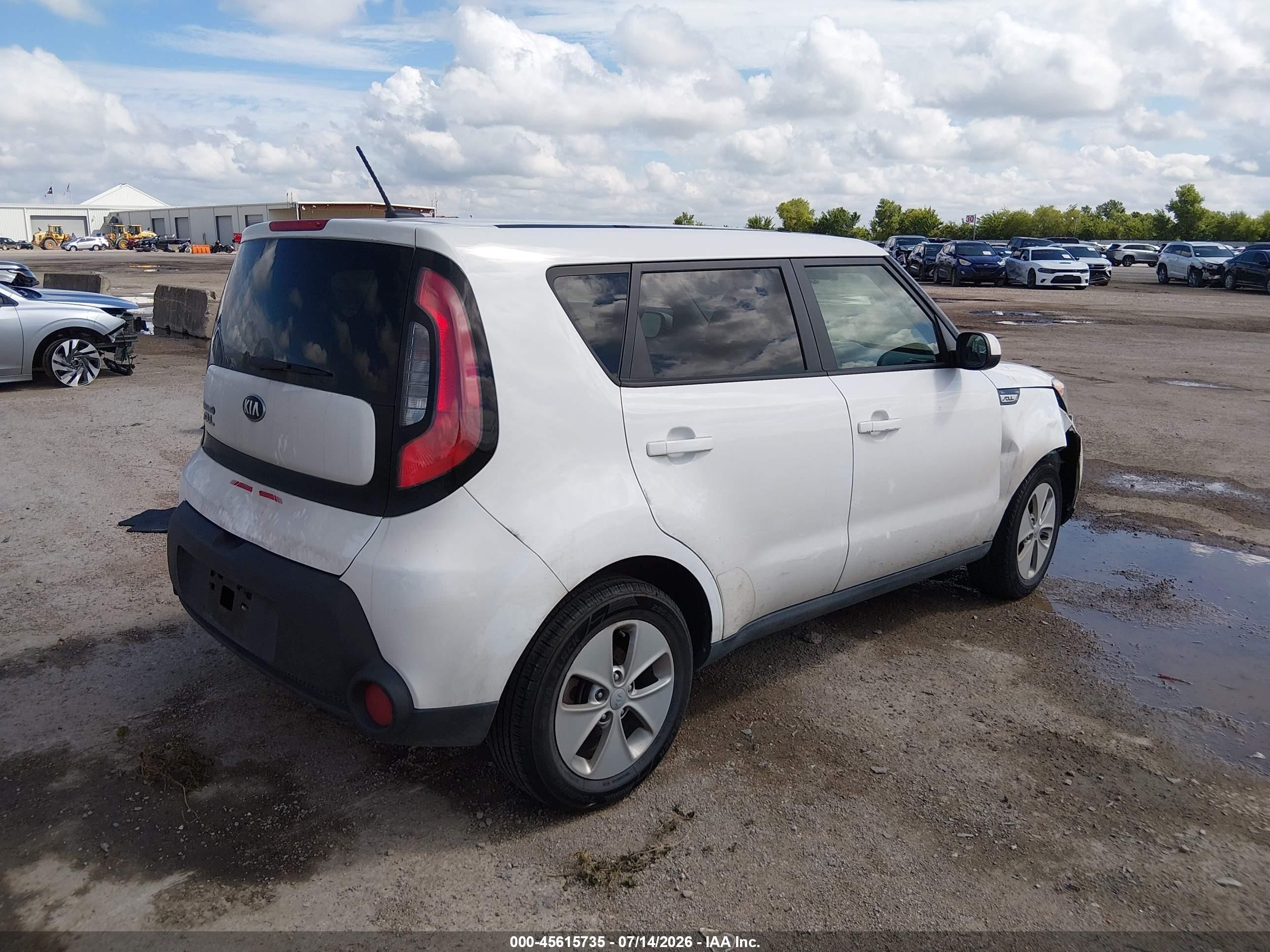 2015 Kia Soul   Белый vin: KNDJN2A24F7800690