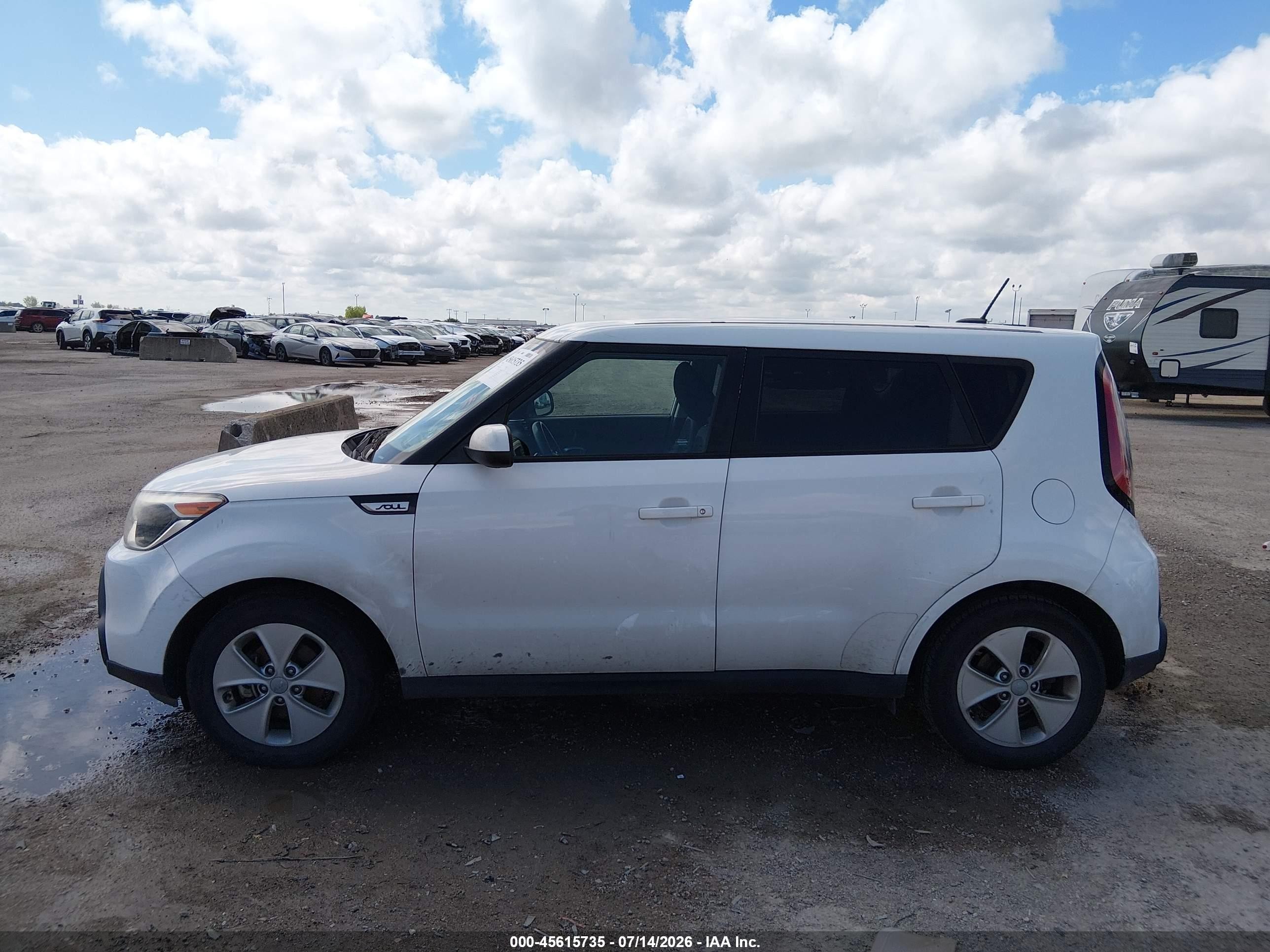 2015 Kia Soul   Белый vin: KNDJN2A24F7800690