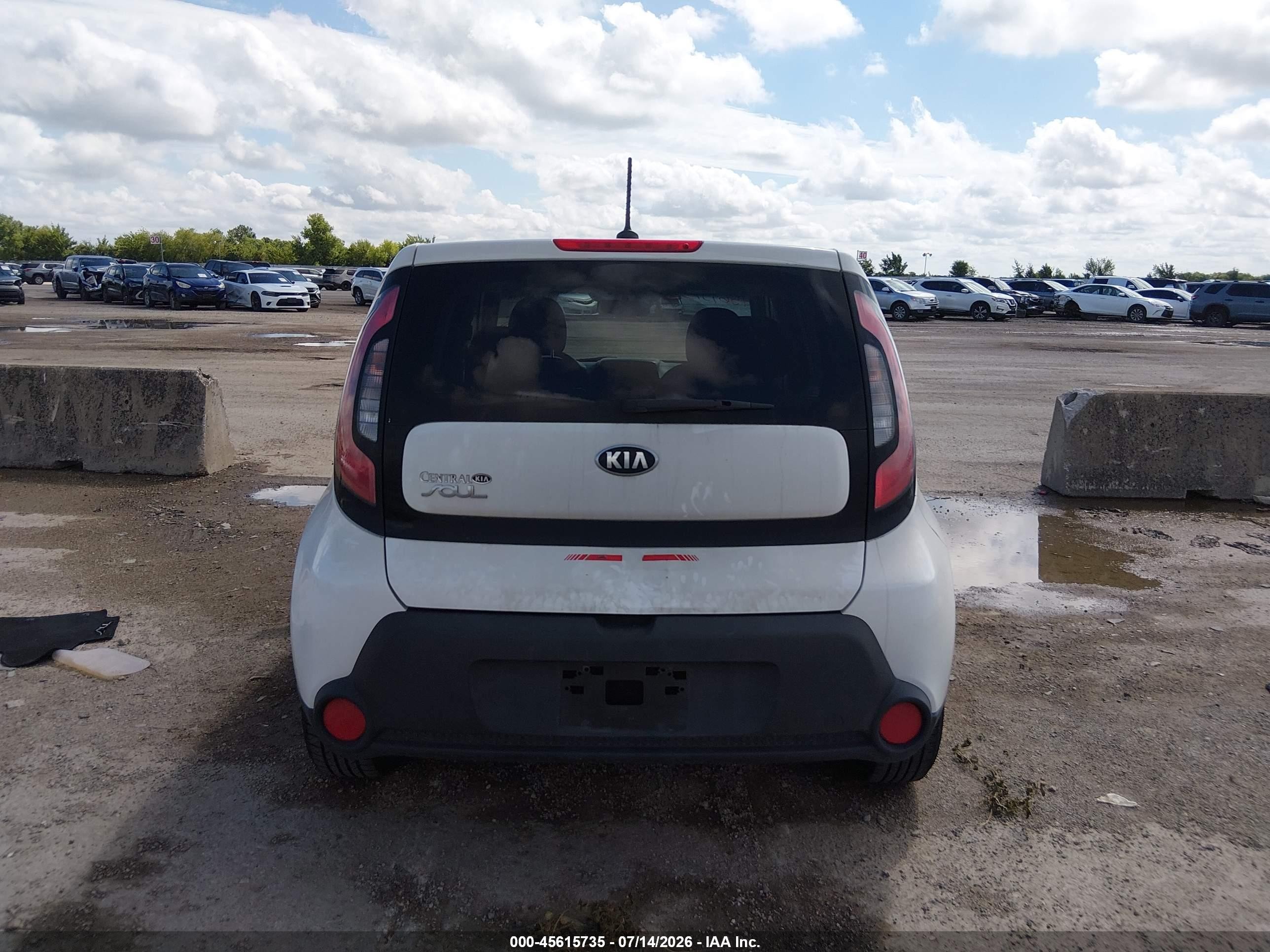 2015 Kia Soul   Белый vin: KNDJN2A24F7800690