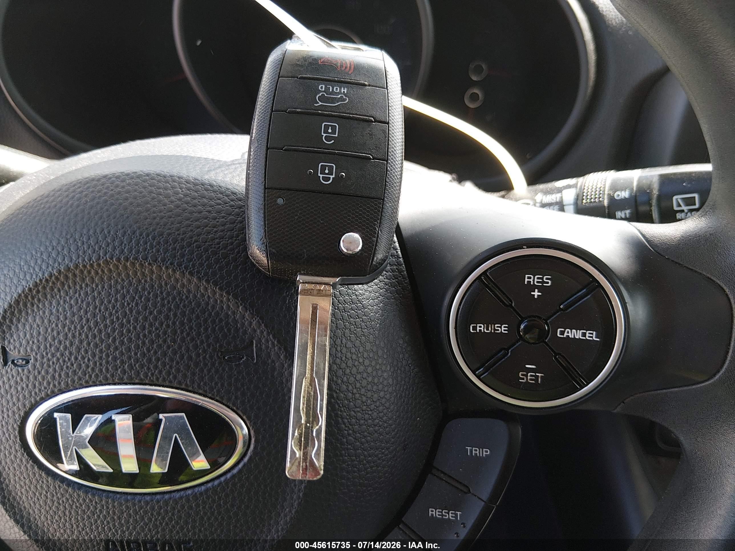 2015 Kia Soul   Белый vin: KNDJN2A24F7800690