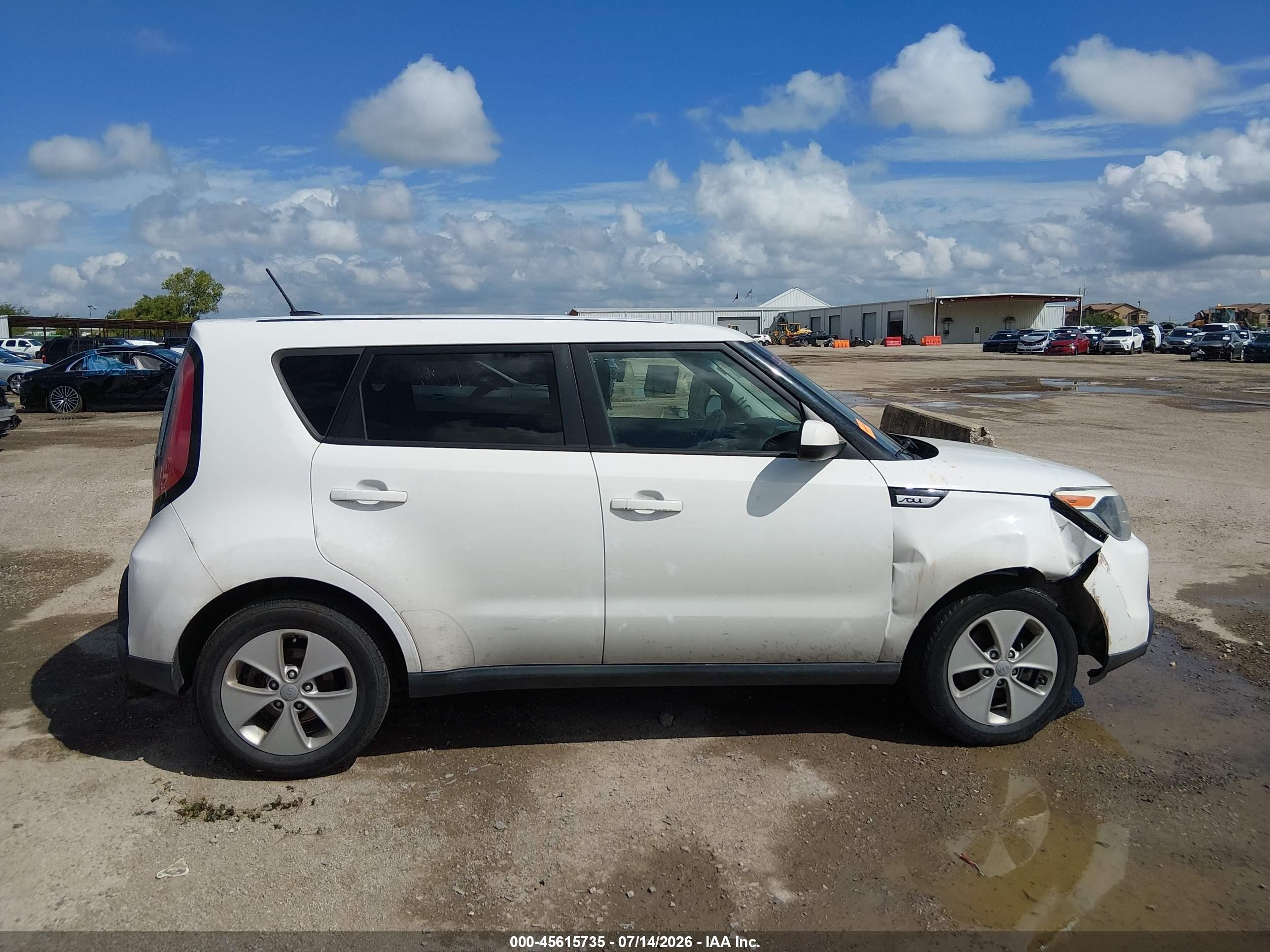 2015 Kia Soul   Белый vin: KNDJN2A24F7800690