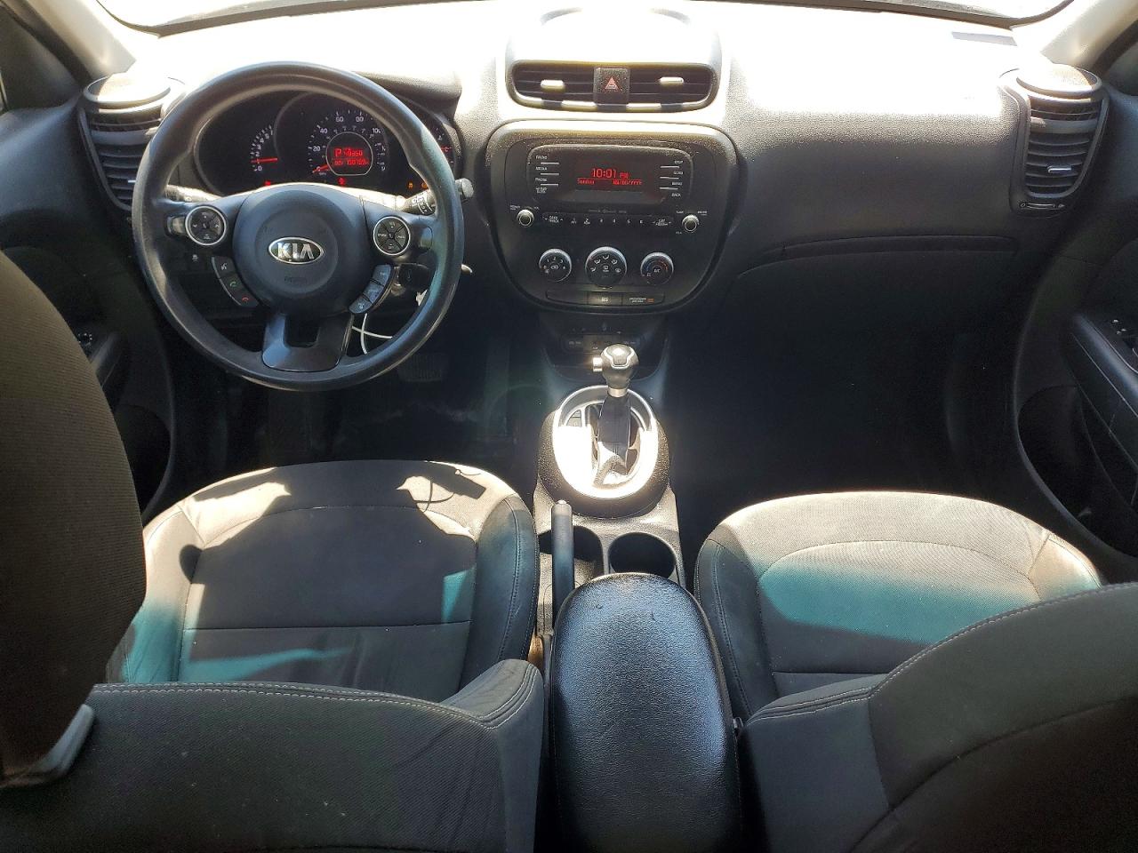2014 Kia Soul Base Серебряный vin: KNDJN2A25E7700726