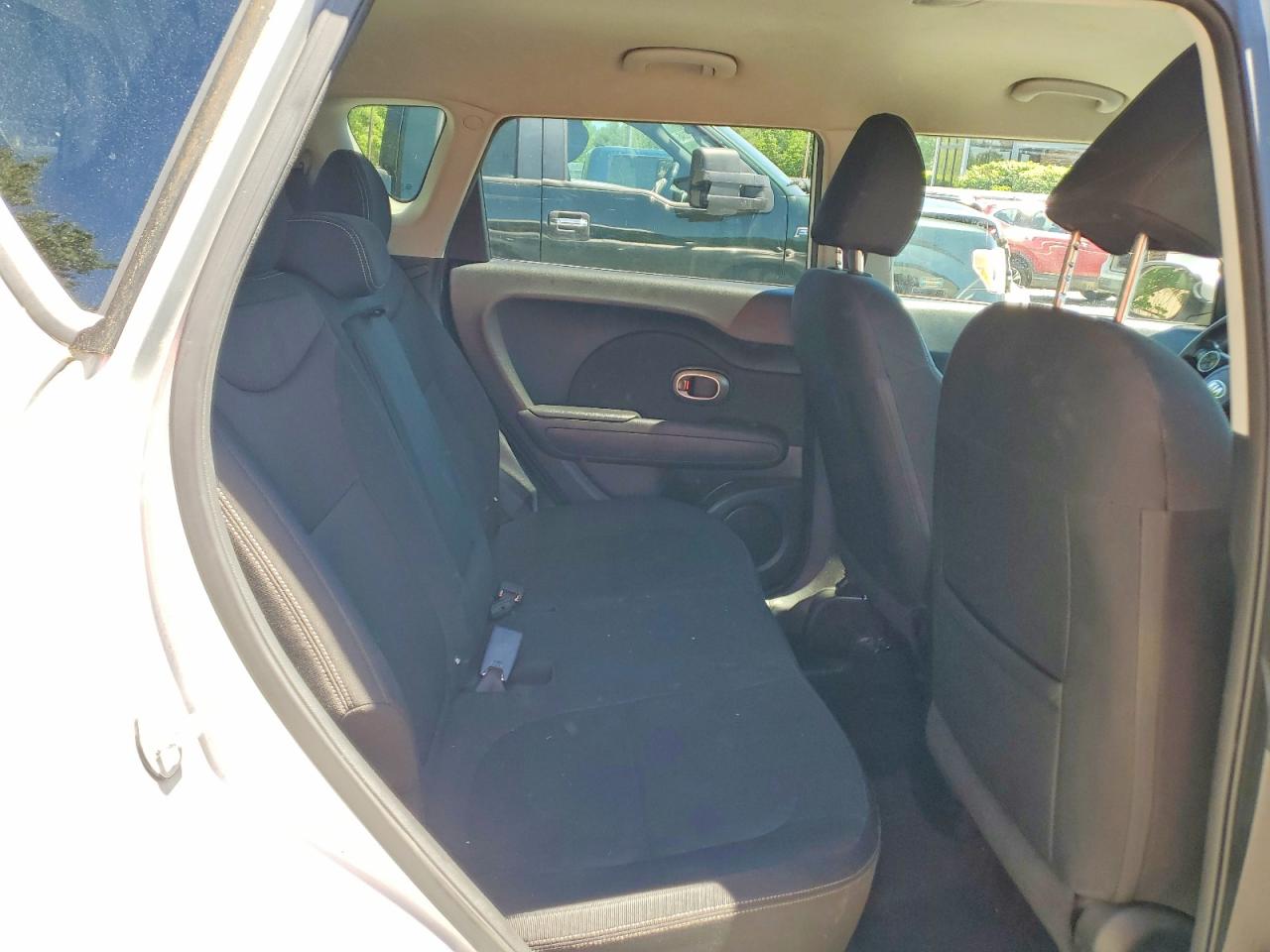 2014 Kia Soul Base Серебряный vin: KNDJN2A25E7700726