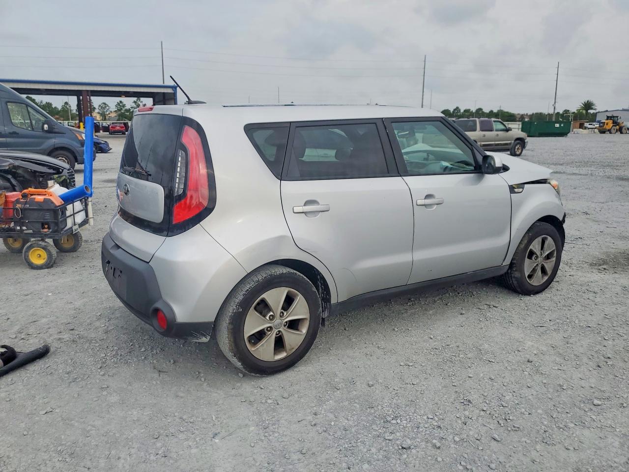 2014 Kia Soul Base Silver vin: KNDJN2A25E7702184