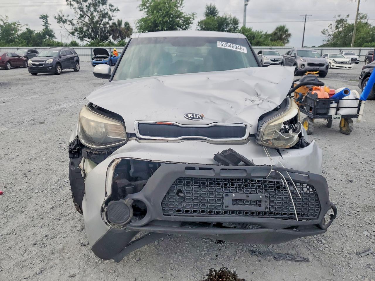 2014 Kia Soul Base Silver vin: KNDJN2A25E7702184
