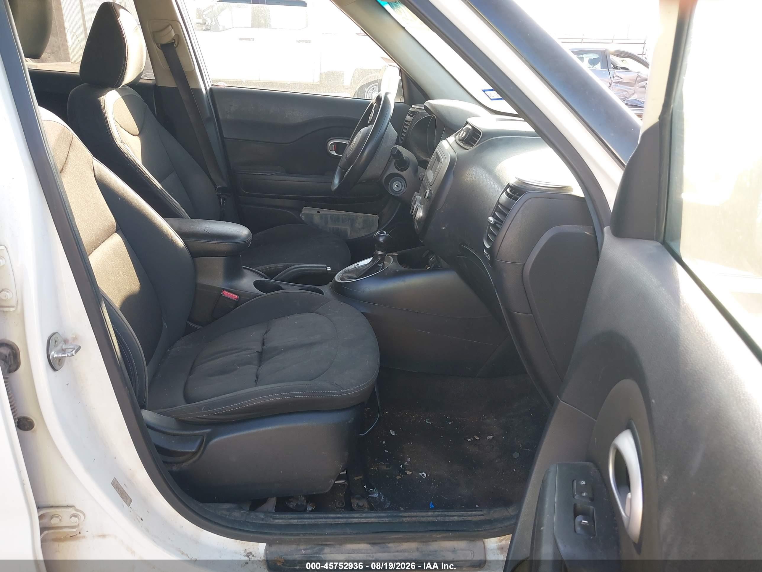 2014 Kia Soul   Белый vin: KNDJN2A25E7710091