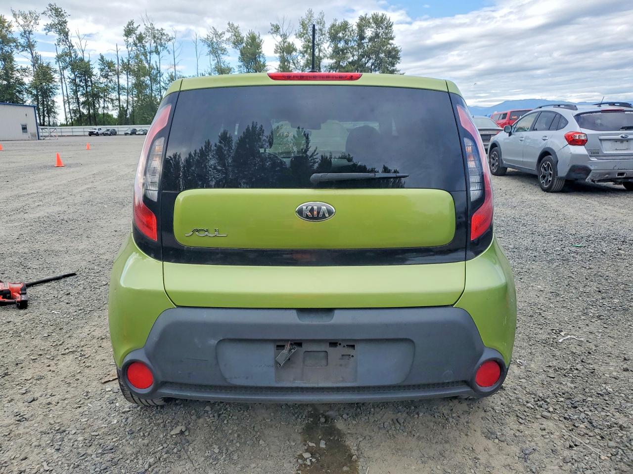 2014 Kia Soul Base Green vin: KNDJN2A25E7743396