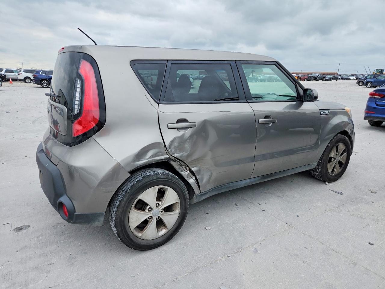 2015 Kia Soul Base Gray vin: KNDJN2A25F7139011