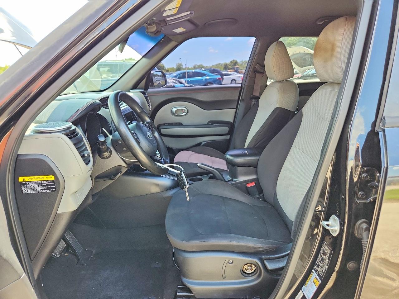 2015 Kia Soul Base Black vin: KNDJN2A25F7158285