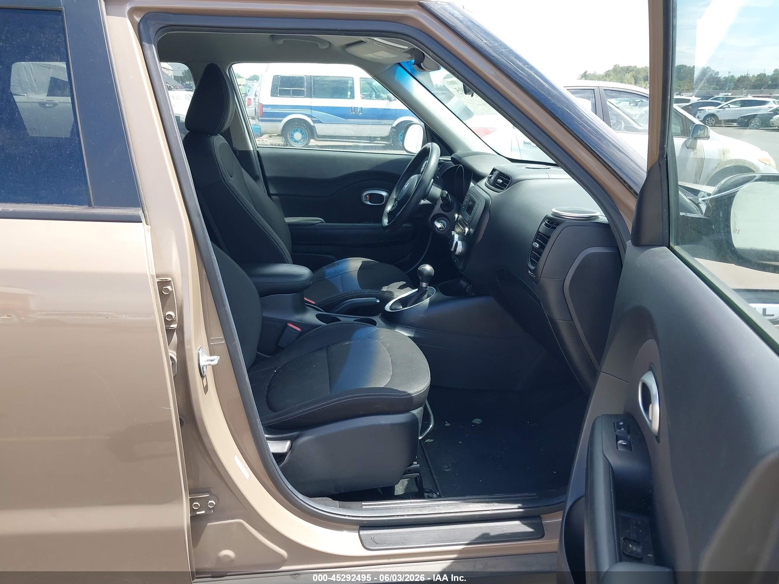 2015 Kia Soul   Beige vin: KNDJN2A25F7215049