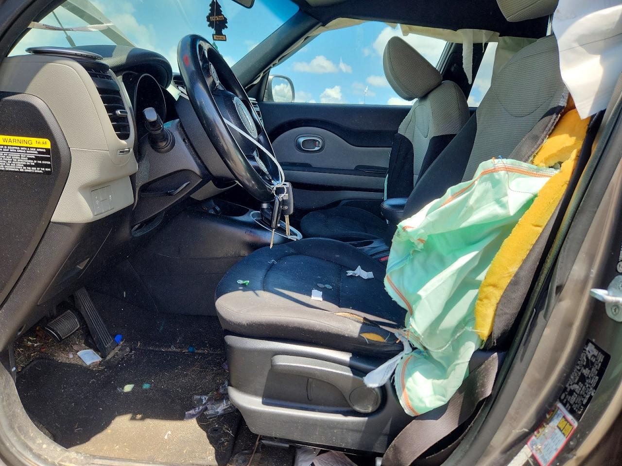 2015 Kia Soul Base Tan vin: KNDJN2A25F7221126