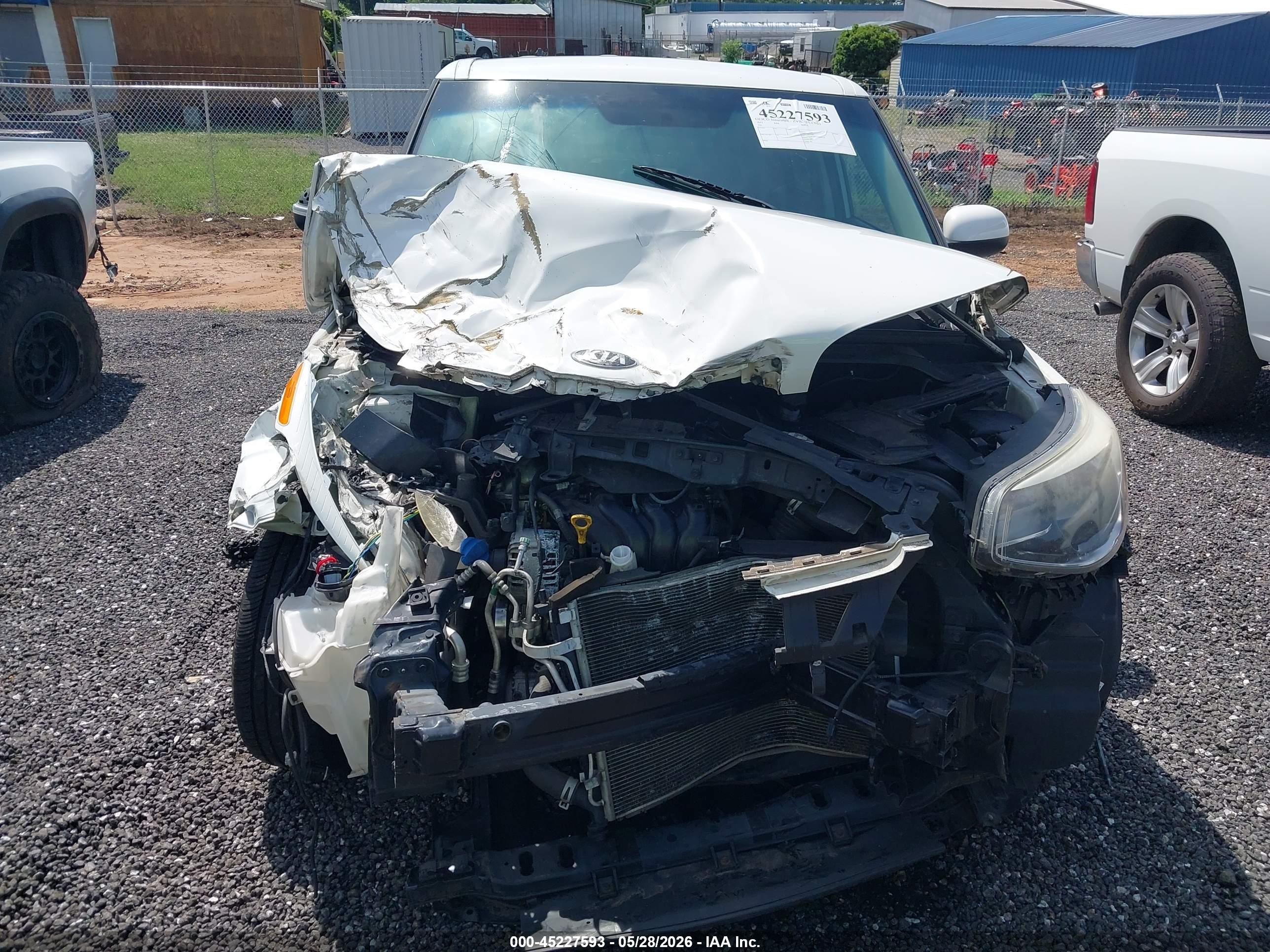2015 Kia Soul   White vin: KNDJN2A25F7223863