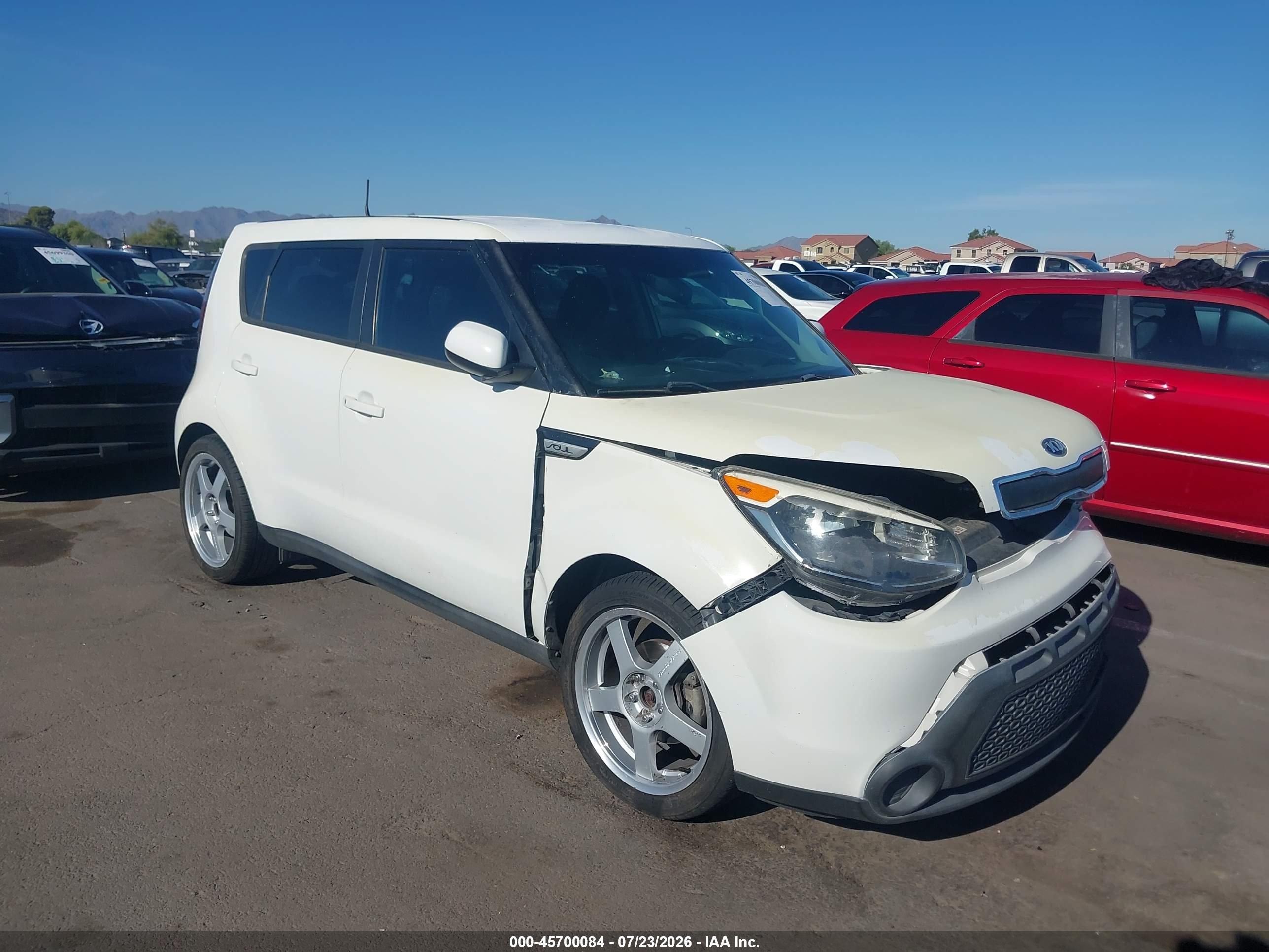2015 Kia Soul   White vin: KNDJN2A25F7223880