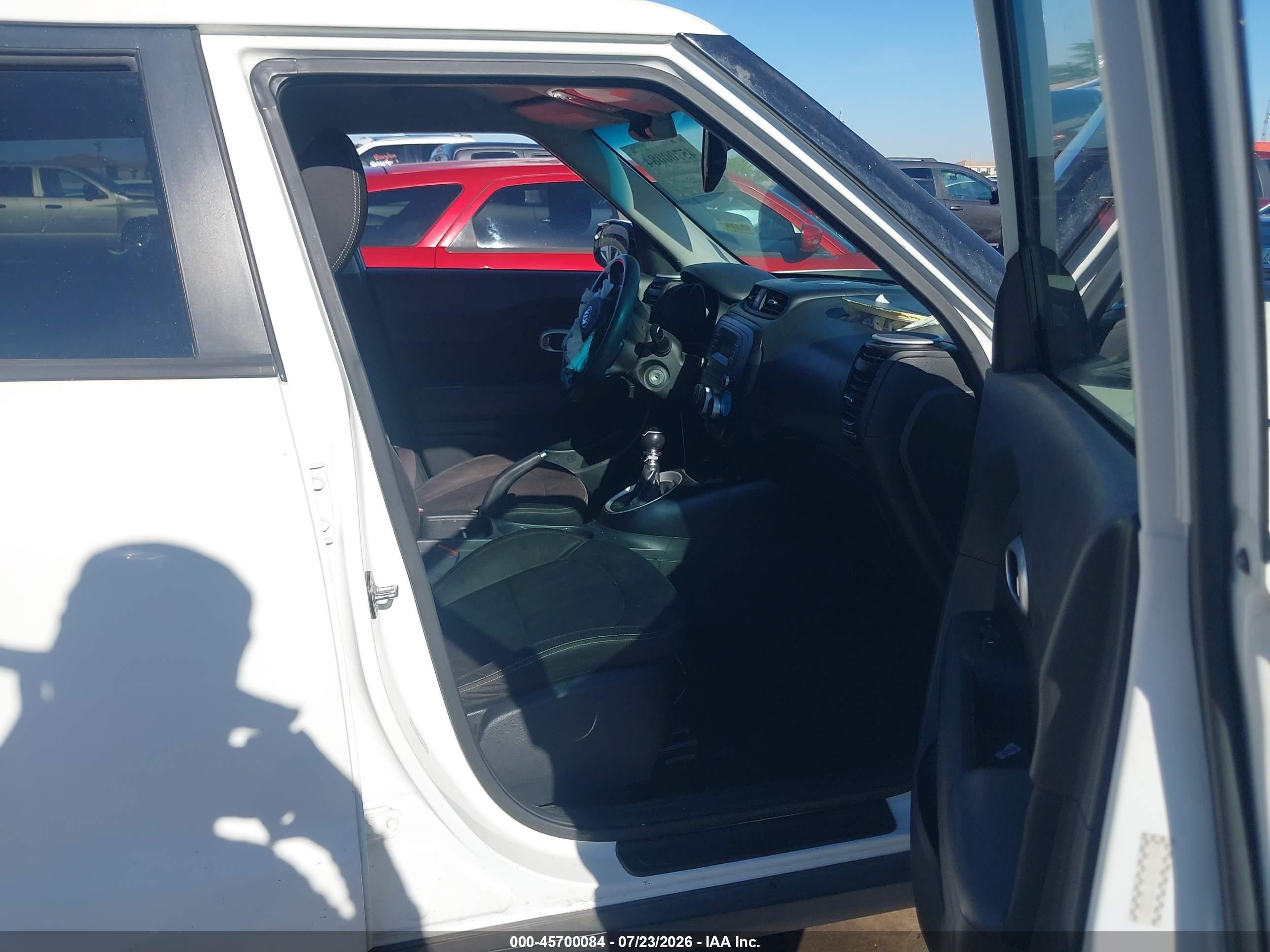 2015 Kia Soul   White vin: KNDJN2A25F7223880