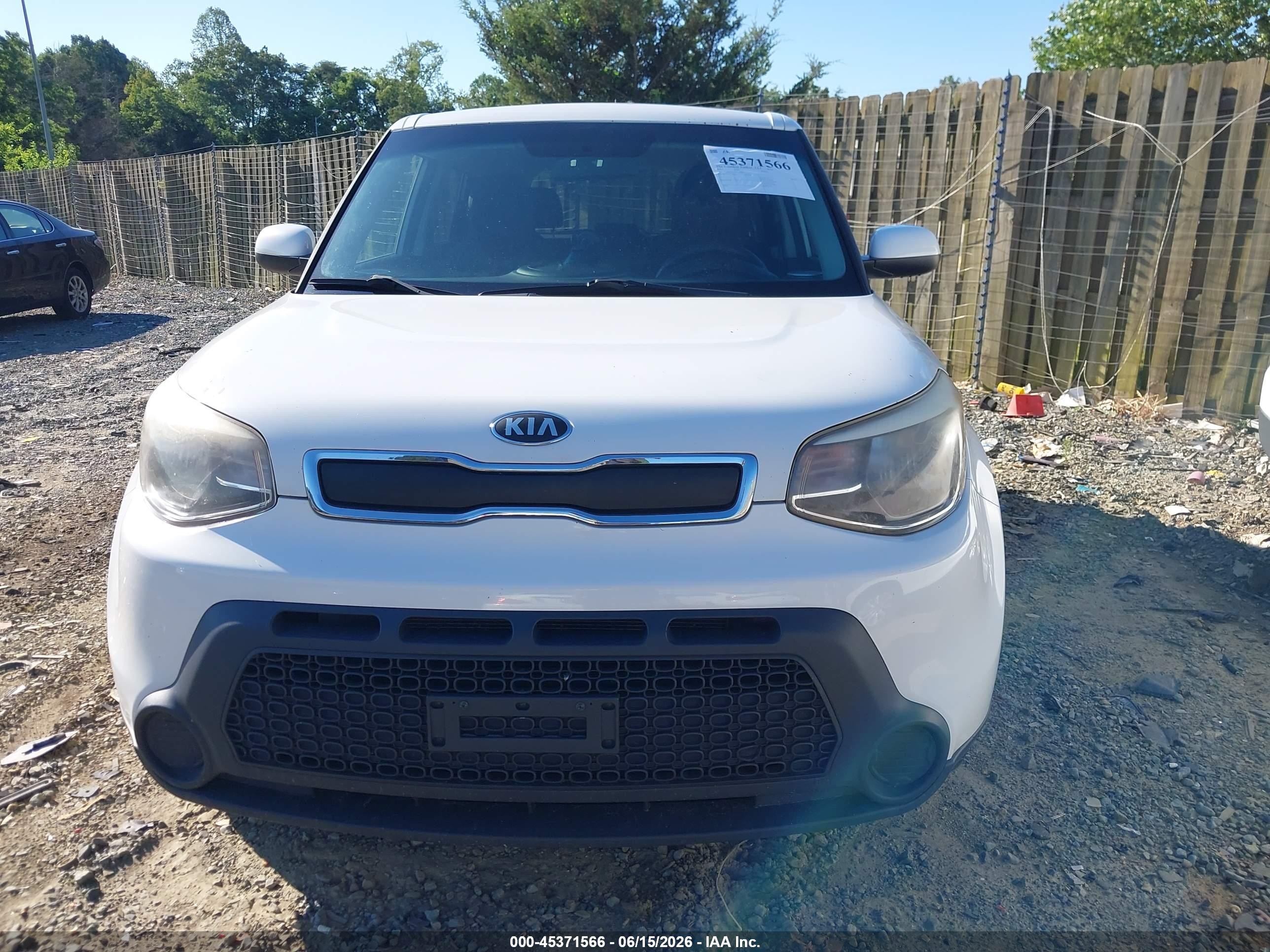 2015 Kia Soul   White vin: KNDJN2A25F7232644