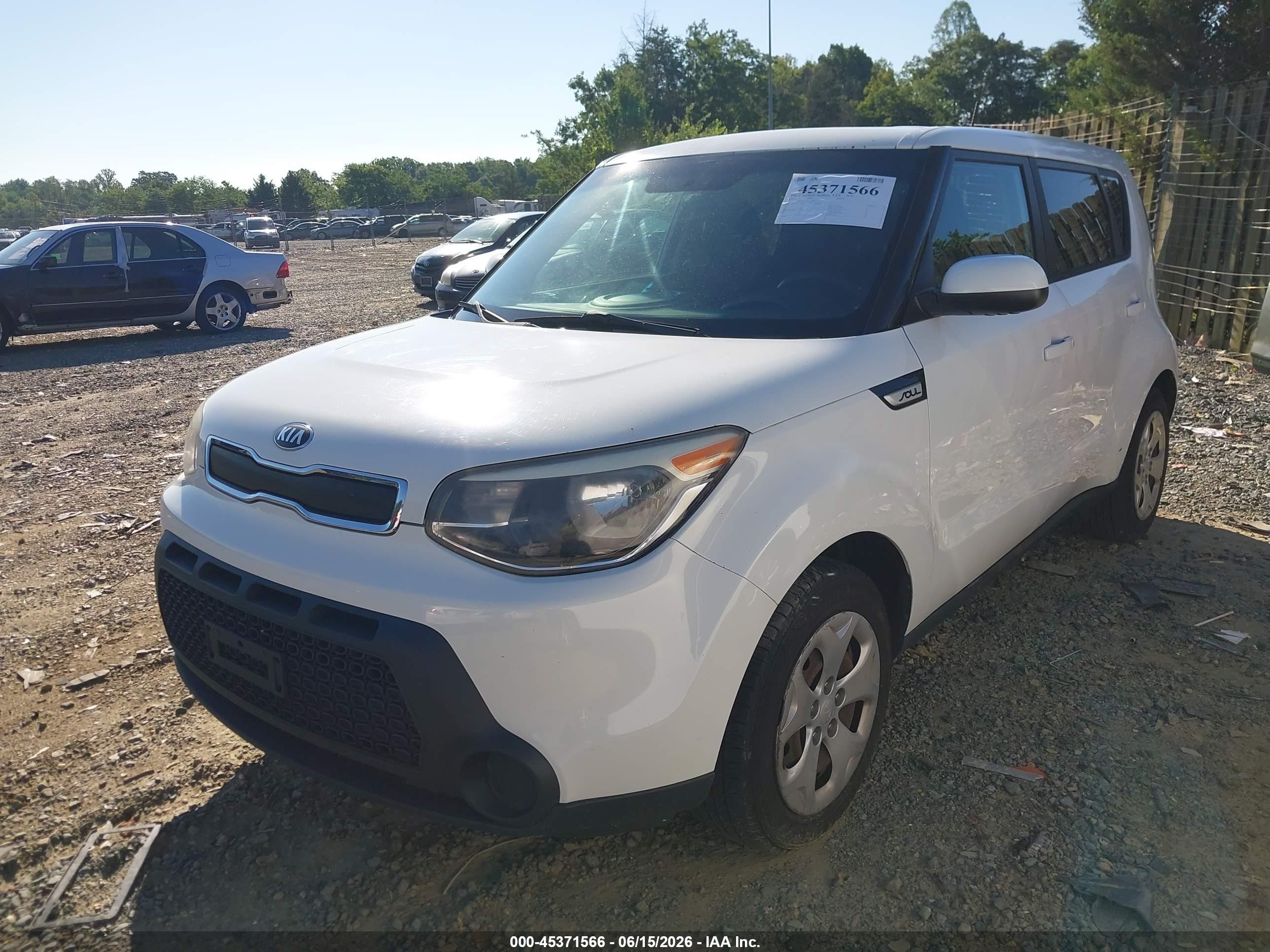 2015 Kia Soul   White vin: KNDJN2A25F7232644