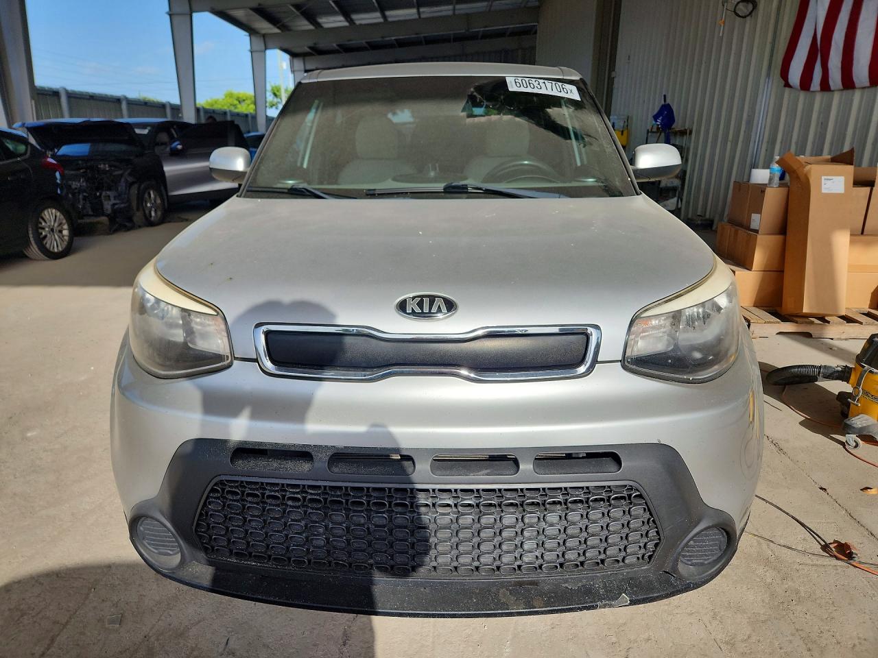2015 Kia Soul Base Silver vin: KNDJN2A25F7770678
