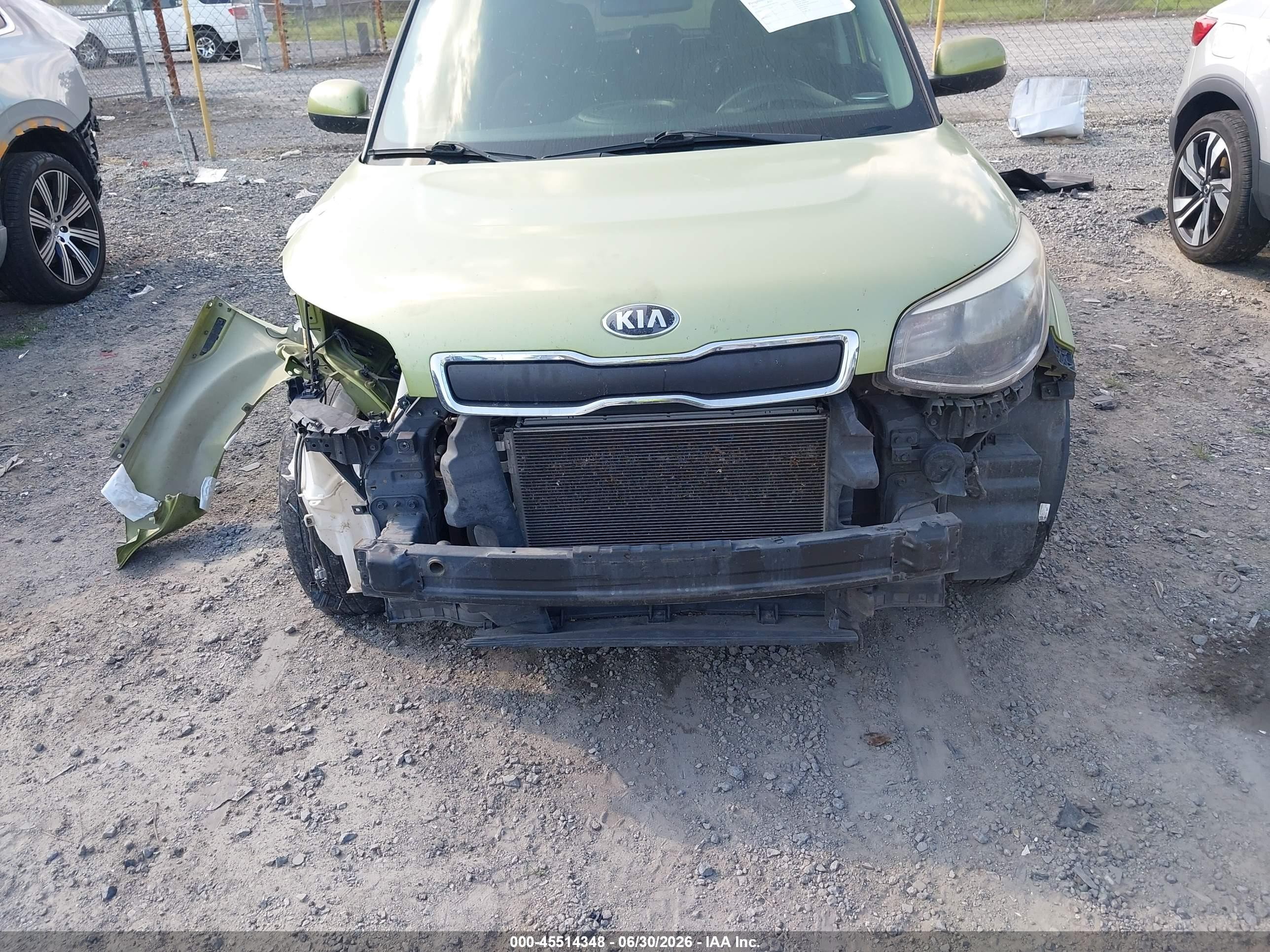 2015 Kia Soul   Green vin: KNDJN2A25F7785164