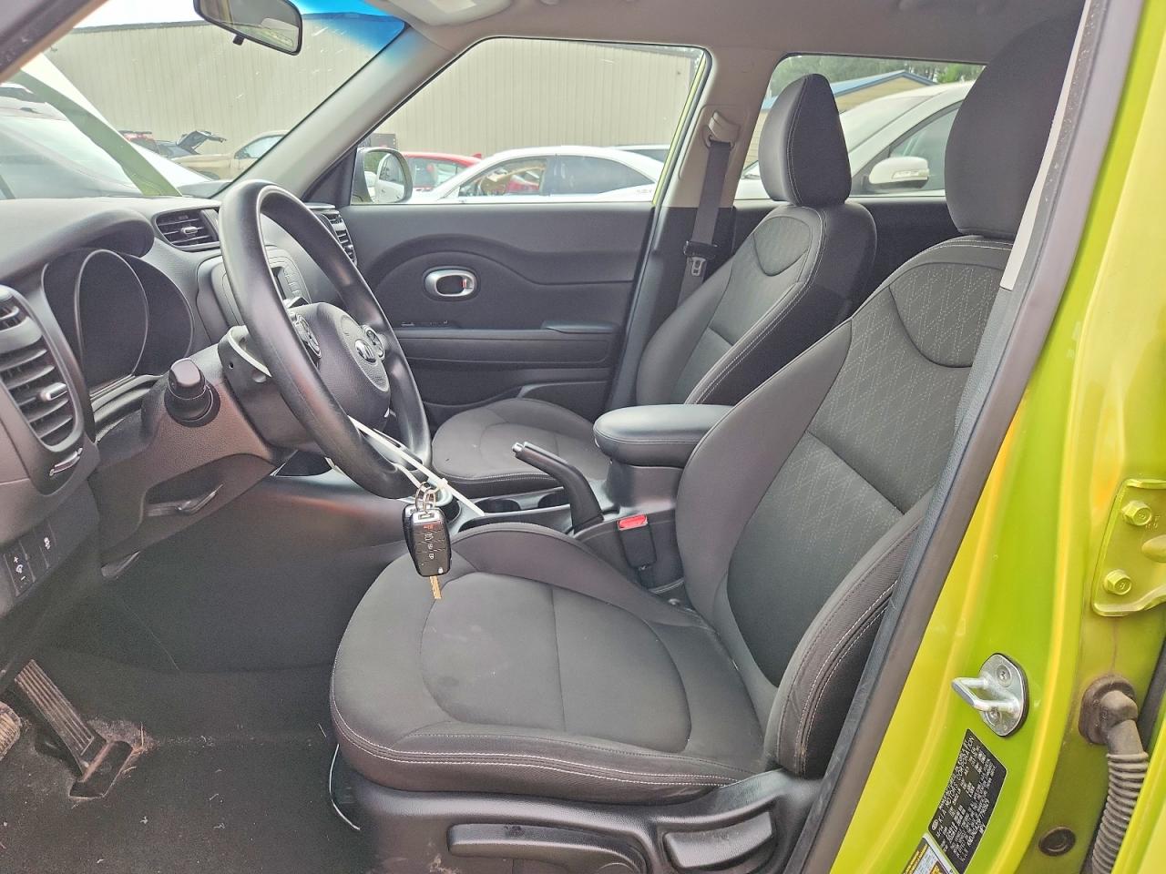 2015 Kia Soul Base Green vin: KNDJN2A25F7790929