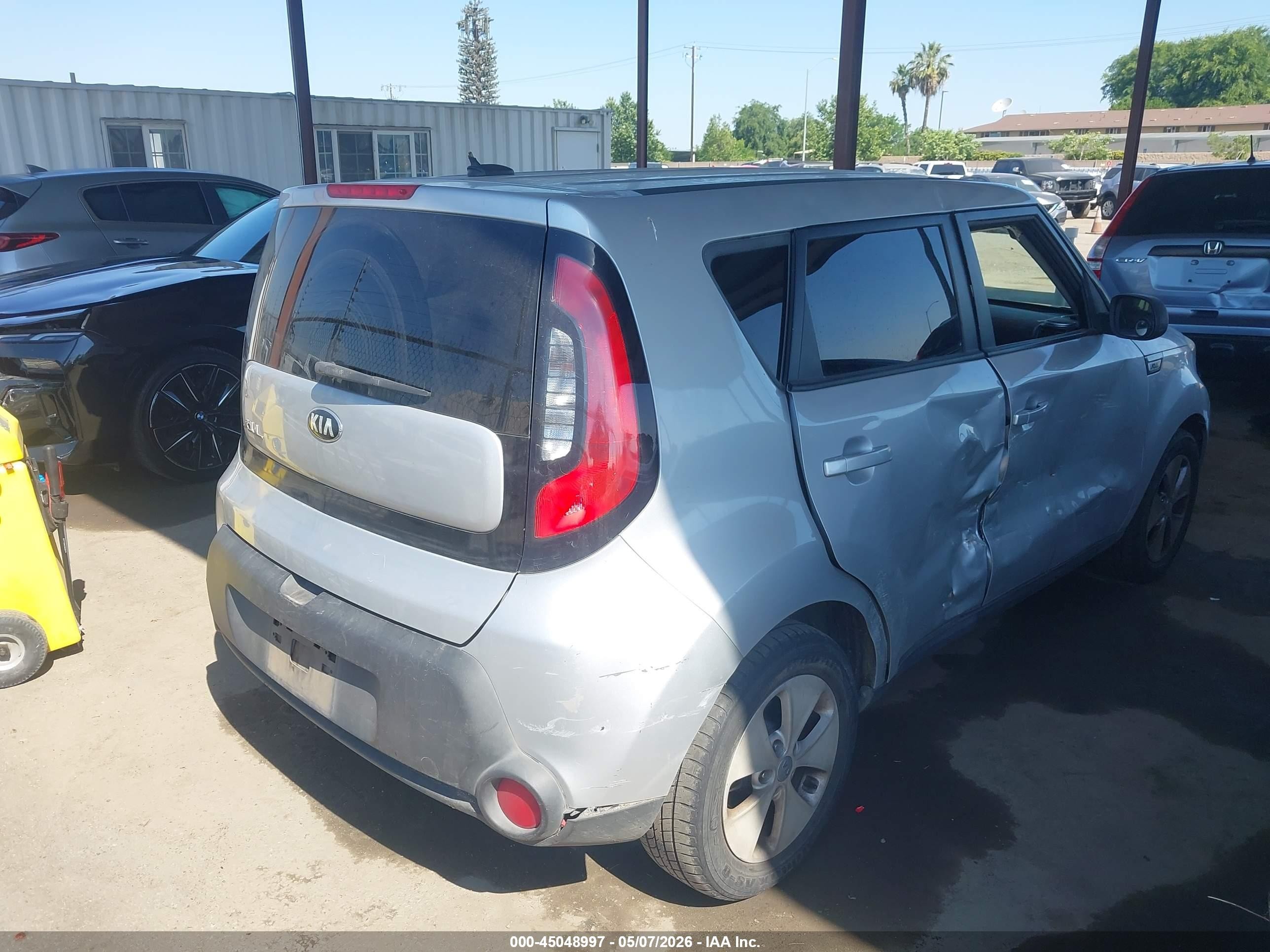 2015 Kia Soul   Silver vin: KNDJN2A25F7800178