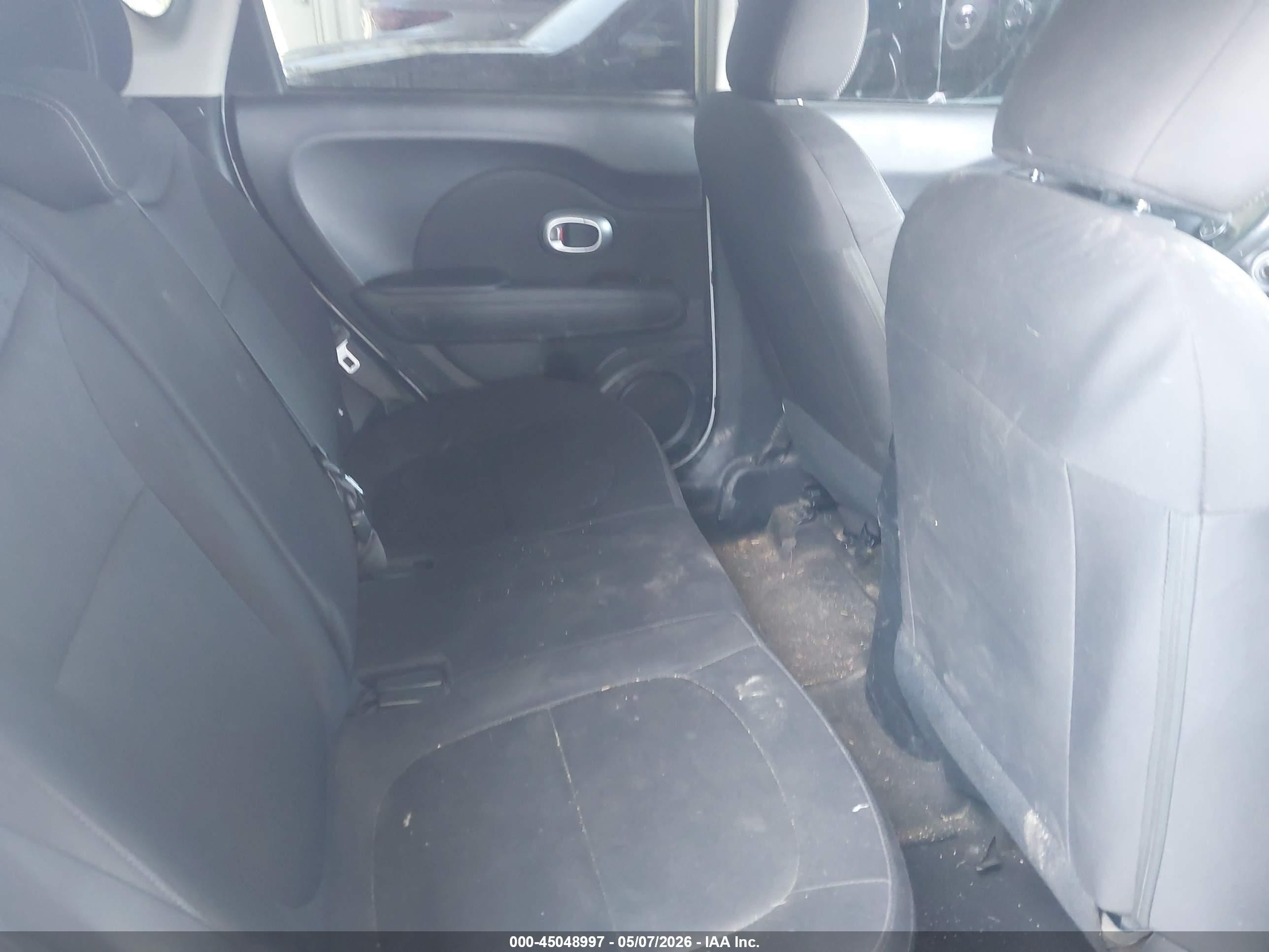 2015 Kia Soul   Silver vin: KNDJN2A25F7800178