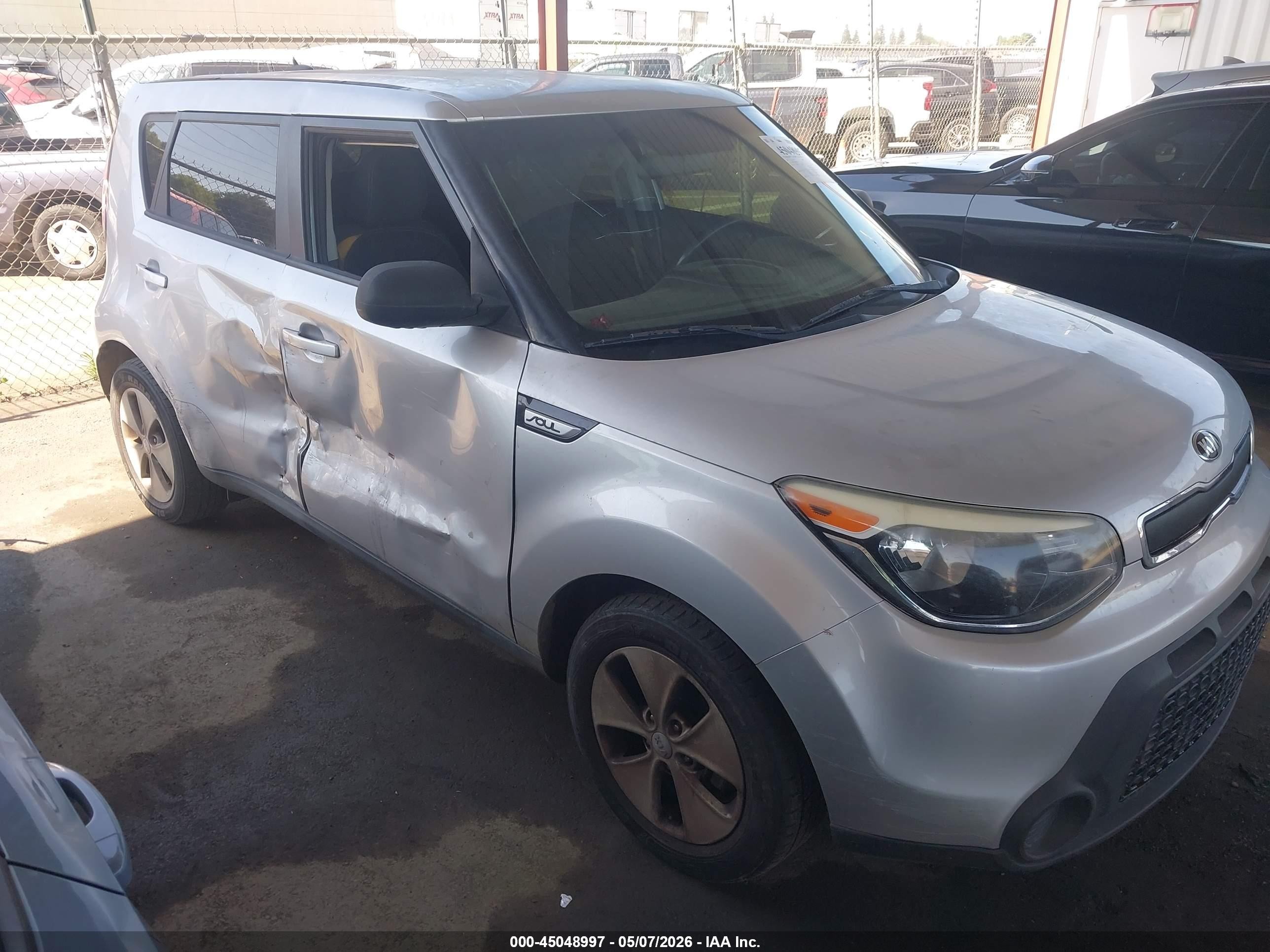 2015 Kia Soul   Silver vin: KNDJN2A25F7800178
