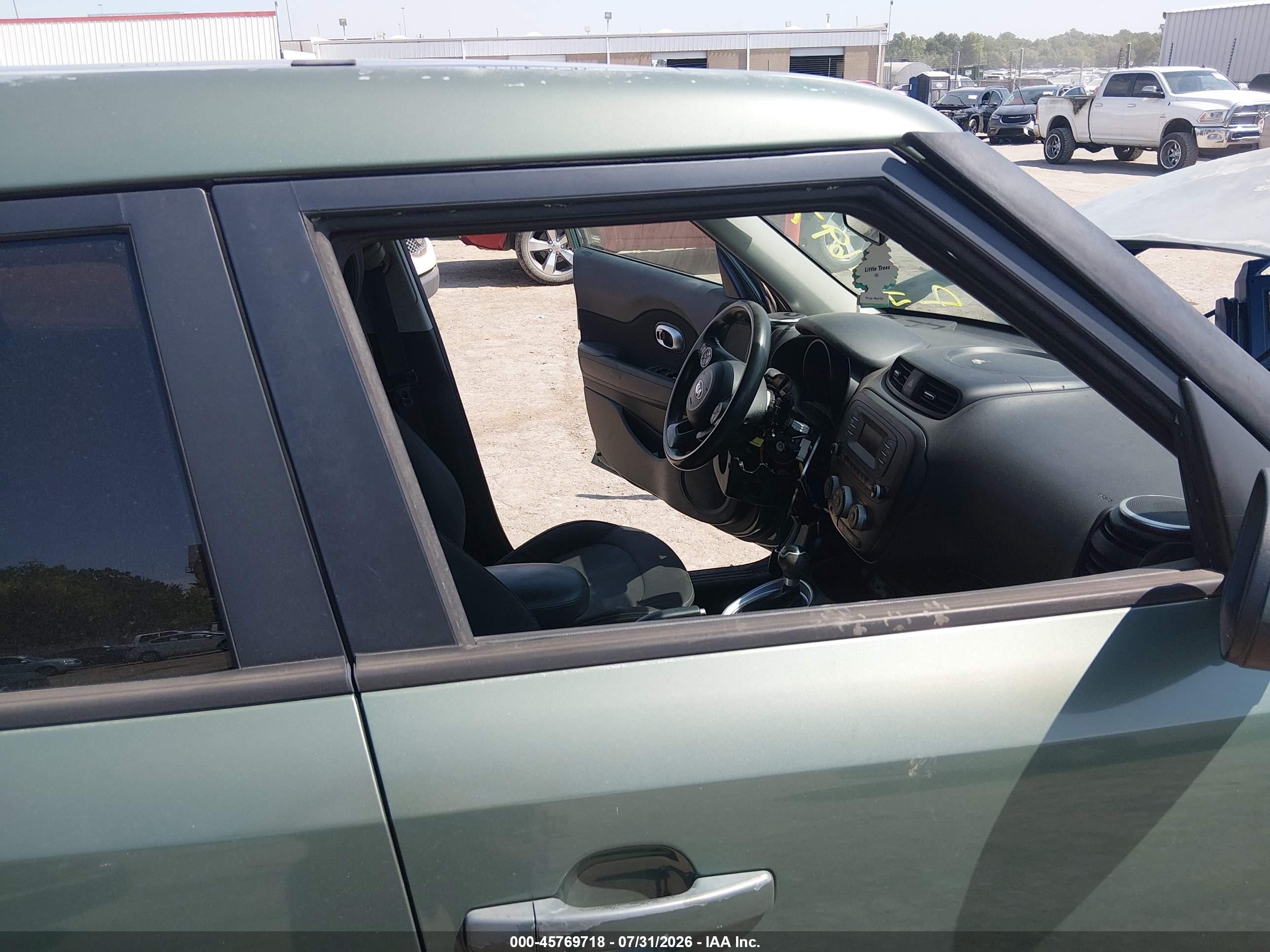 2014 Kia Soul   Зеленый vin: KNDJN2A26E7008863