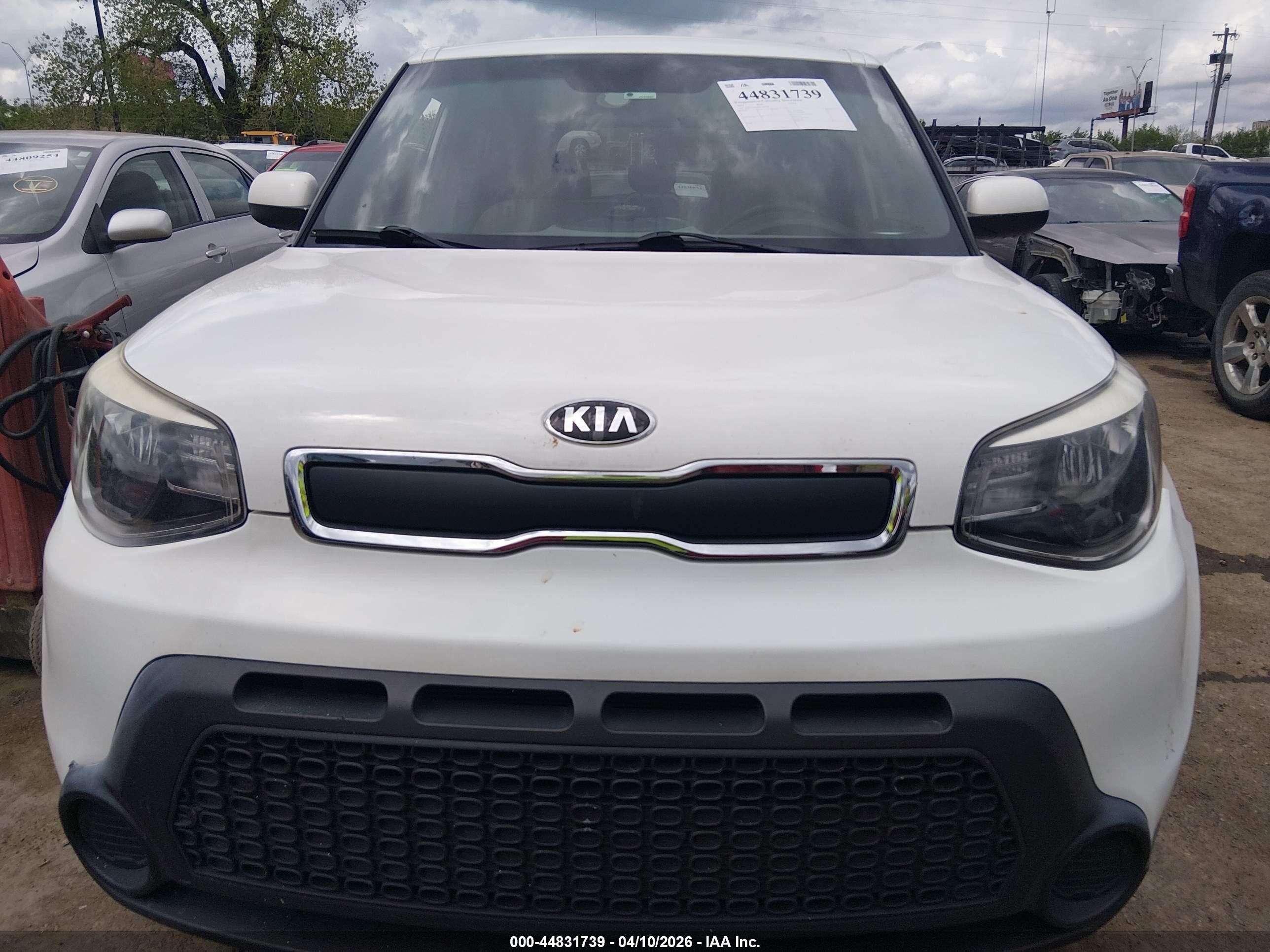 2014 Kia Soul   Белый vin: KNDJN2A26E7100328