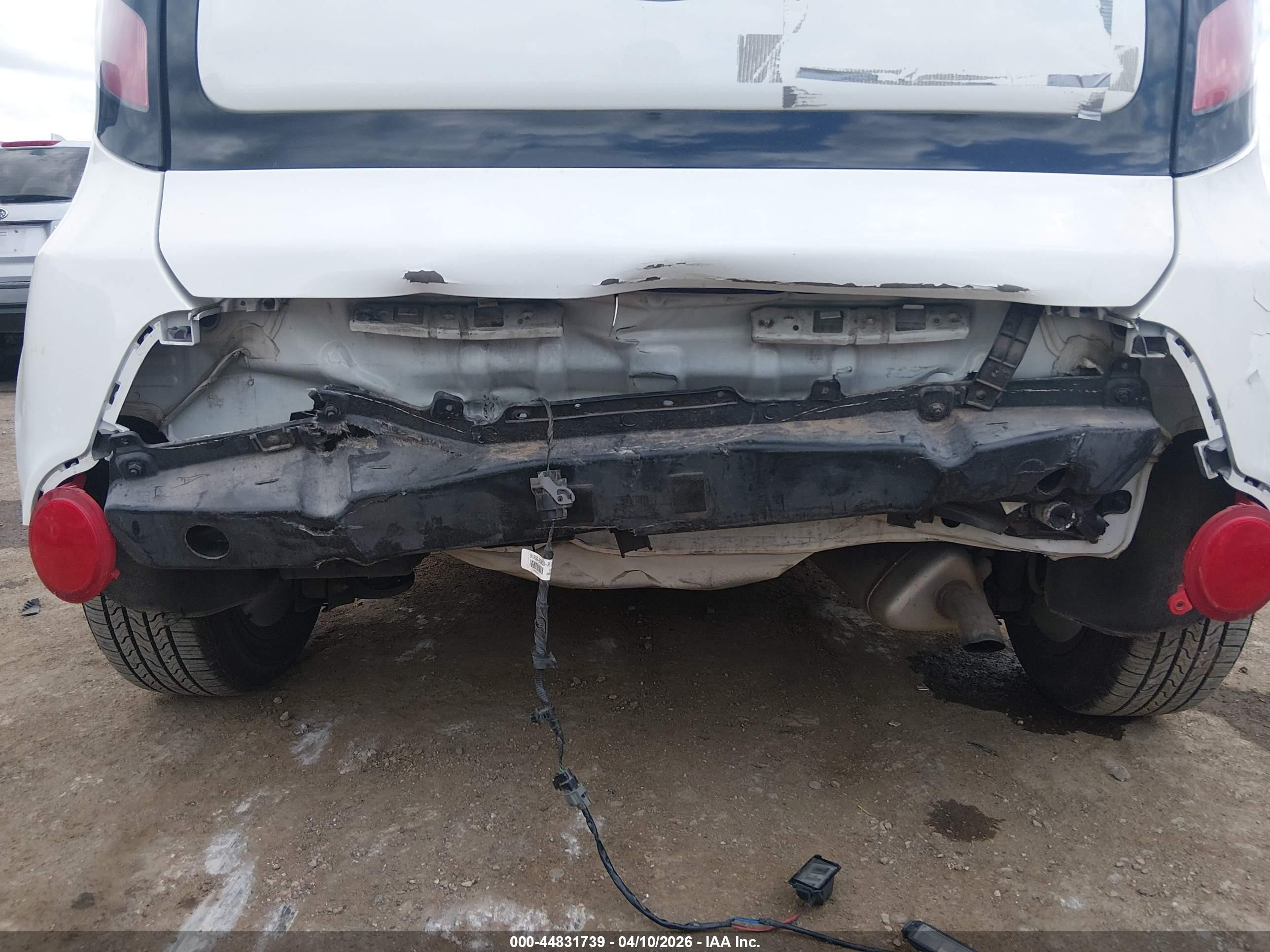 2014 Kia Soul   Белый vin: KNDJN2A26E7100328