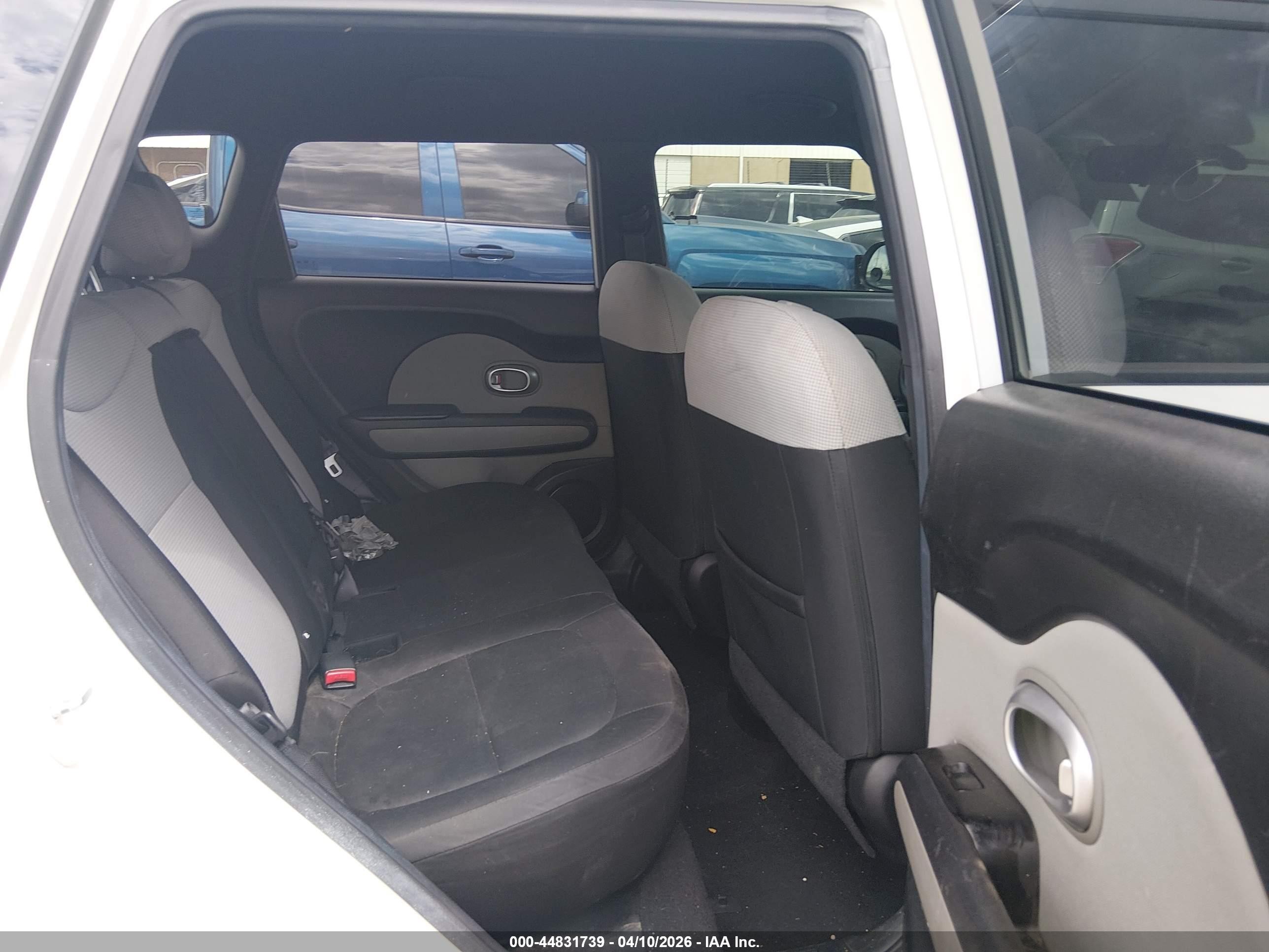2014 Kia Soul   Белый vin: KNDJN2A26E7100328