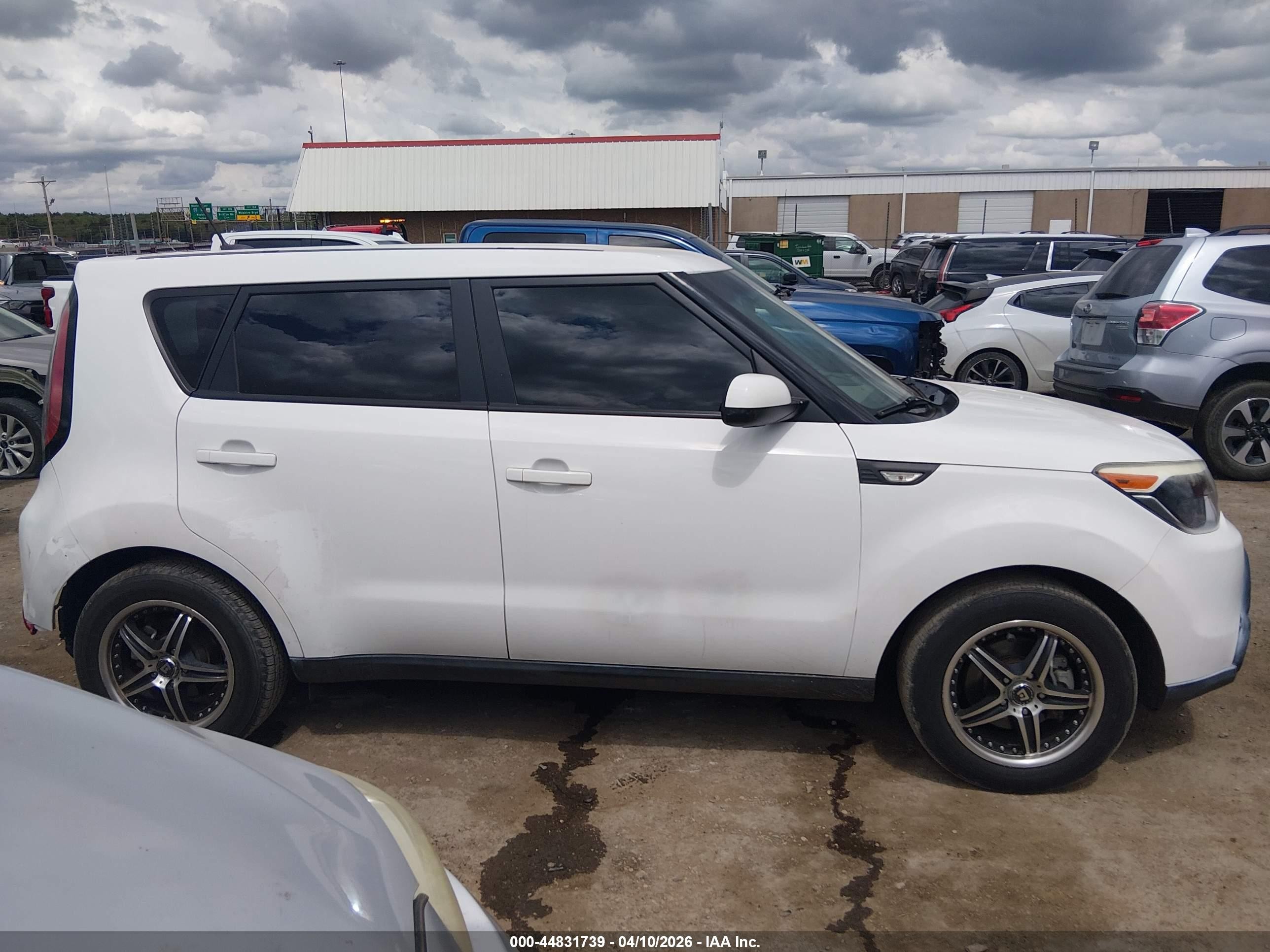 2014 Kia Soul   Белый vin: KNDJN2A26E7100328