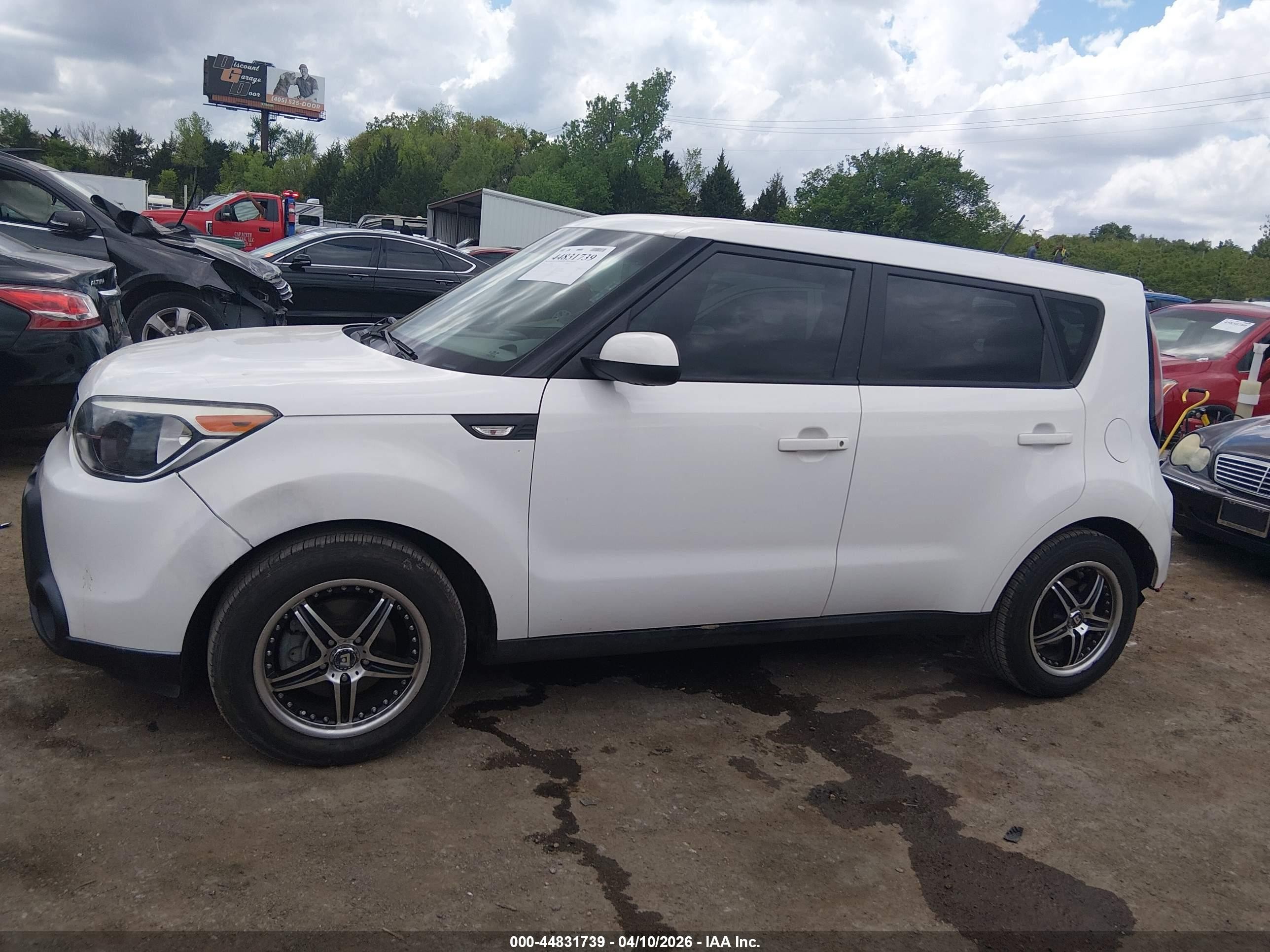 2014 Kia Soul   Белый vin: KNDJN2A26E7100328