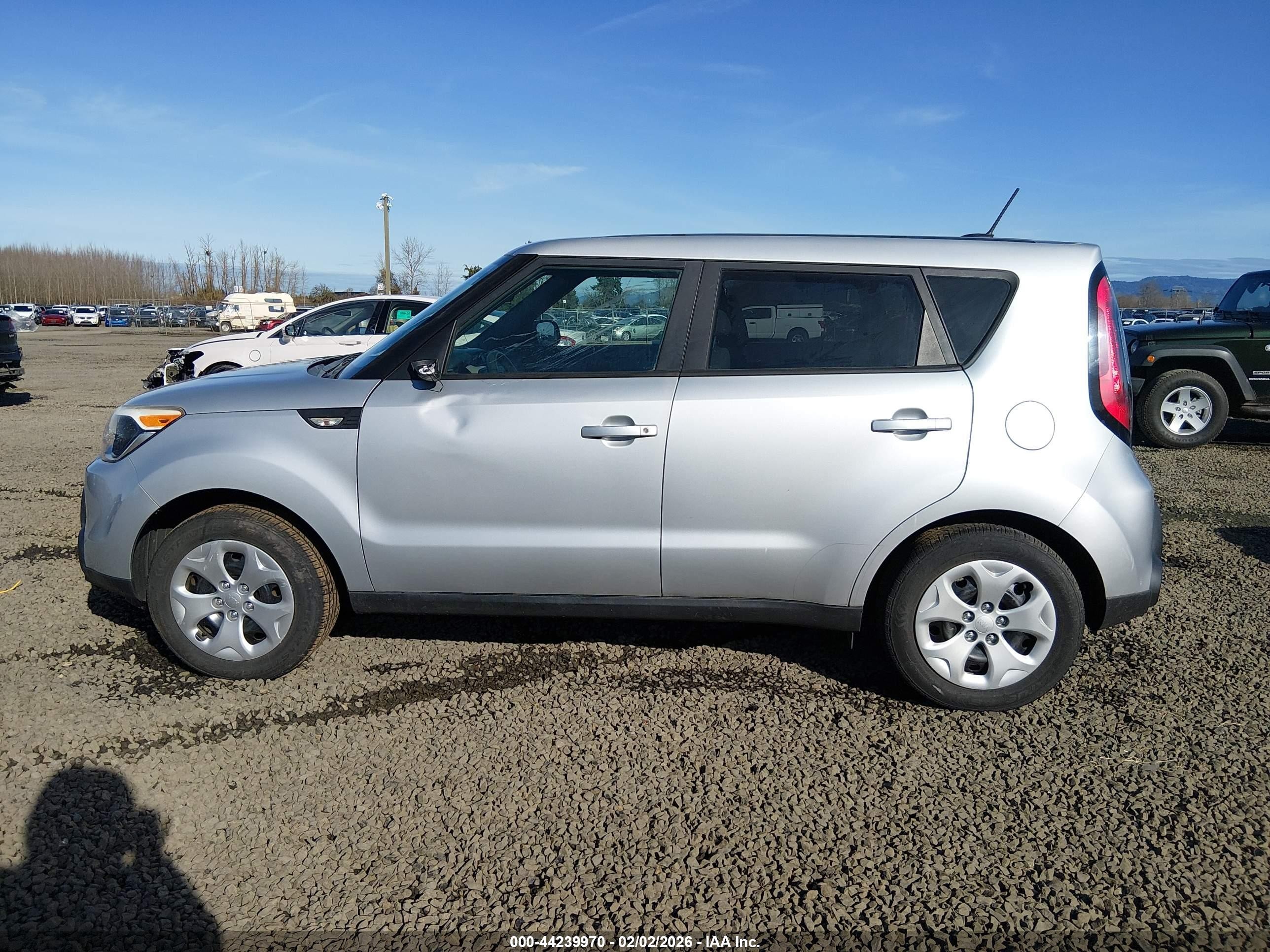 2014 Kia Soul   Silver vin: KNDJN2A26E7713646