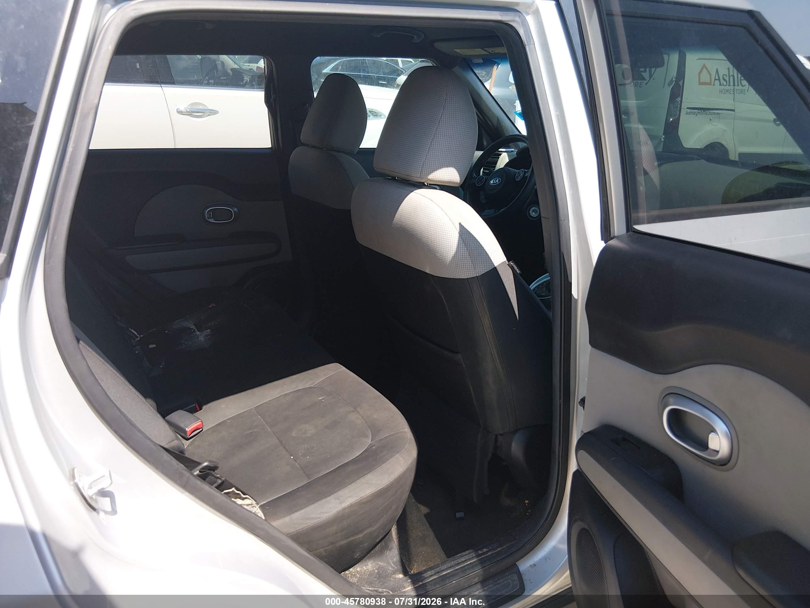 2014 Kia Soul   Silver vin: KNDJN2A26E7714568
