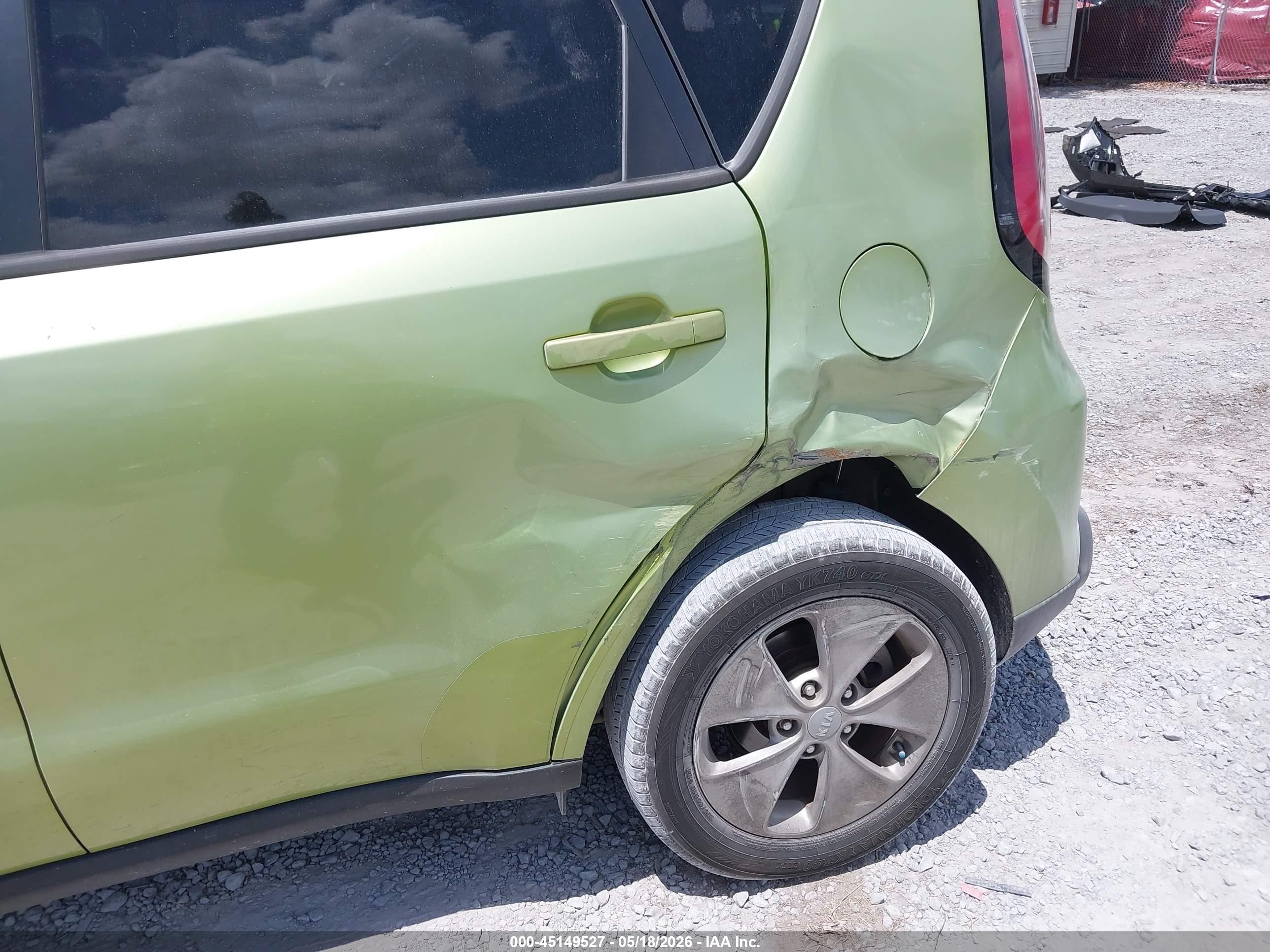 2014 Kia Soul   Green vin: KNDJN2A26E7736022