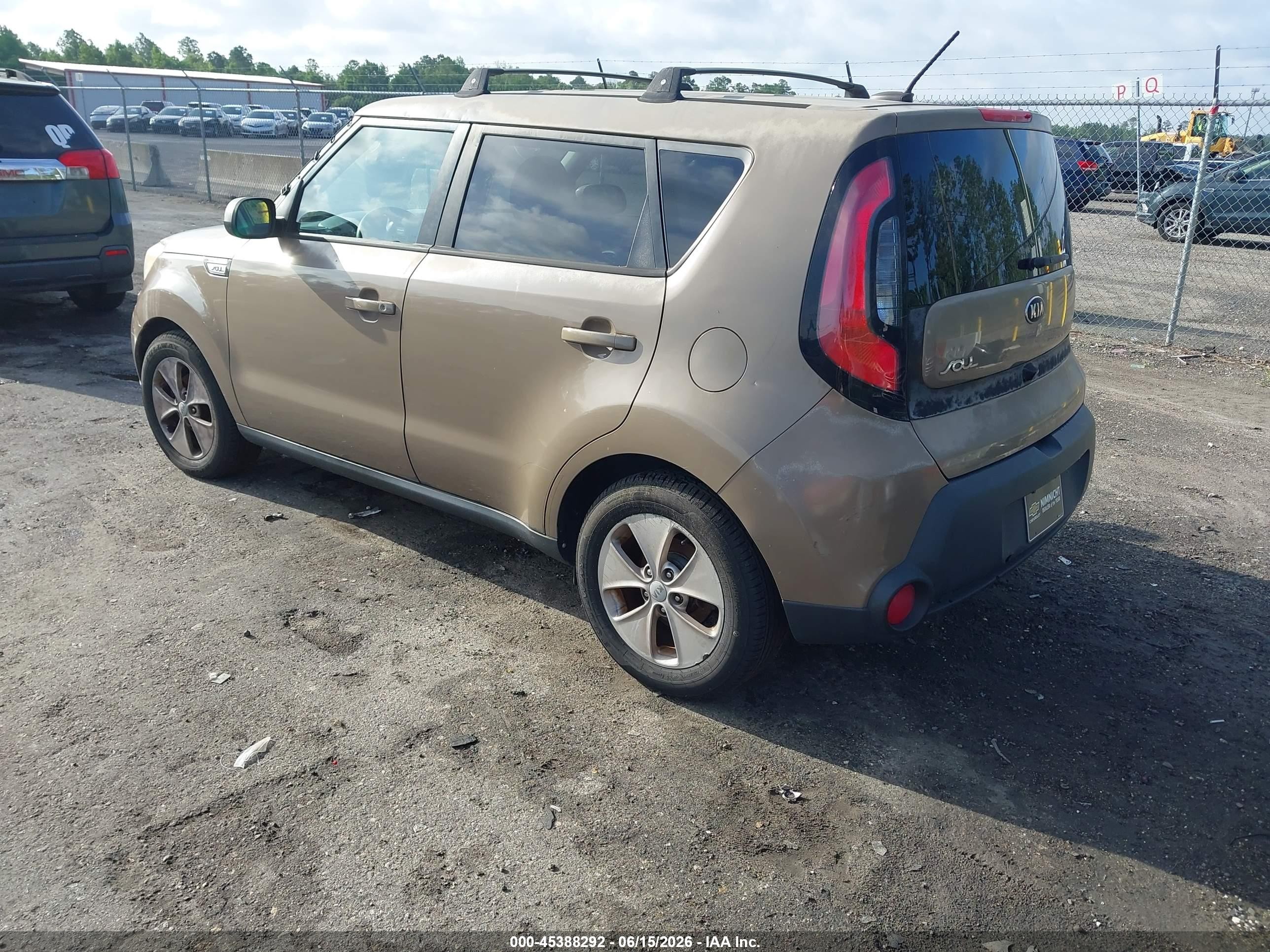 2015 Kia Soul   Коричневый vin: KNDJN2A26F7120693