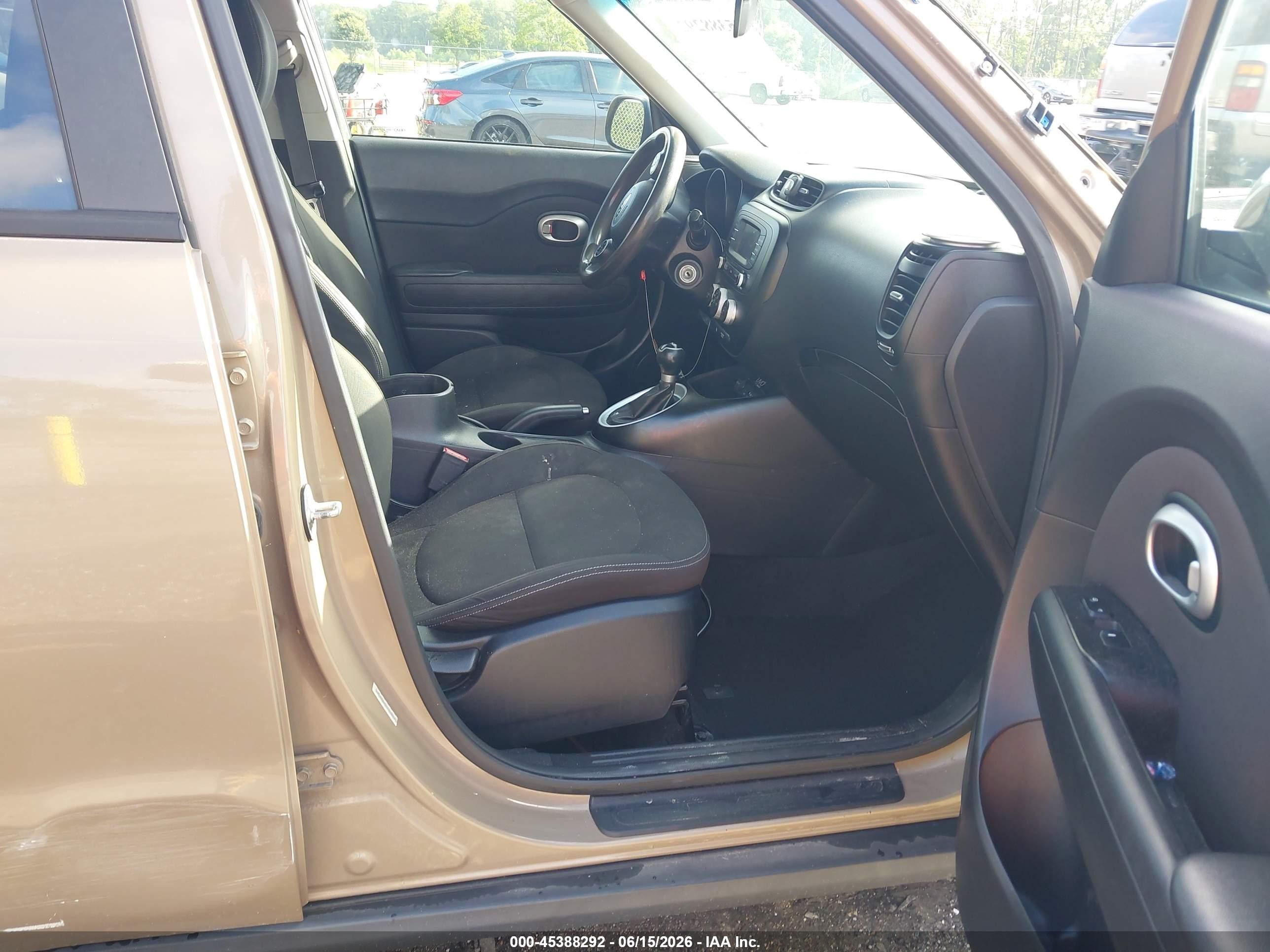 2015 Kia Soul   Коричневый vin: KNDJN2A26F7120693