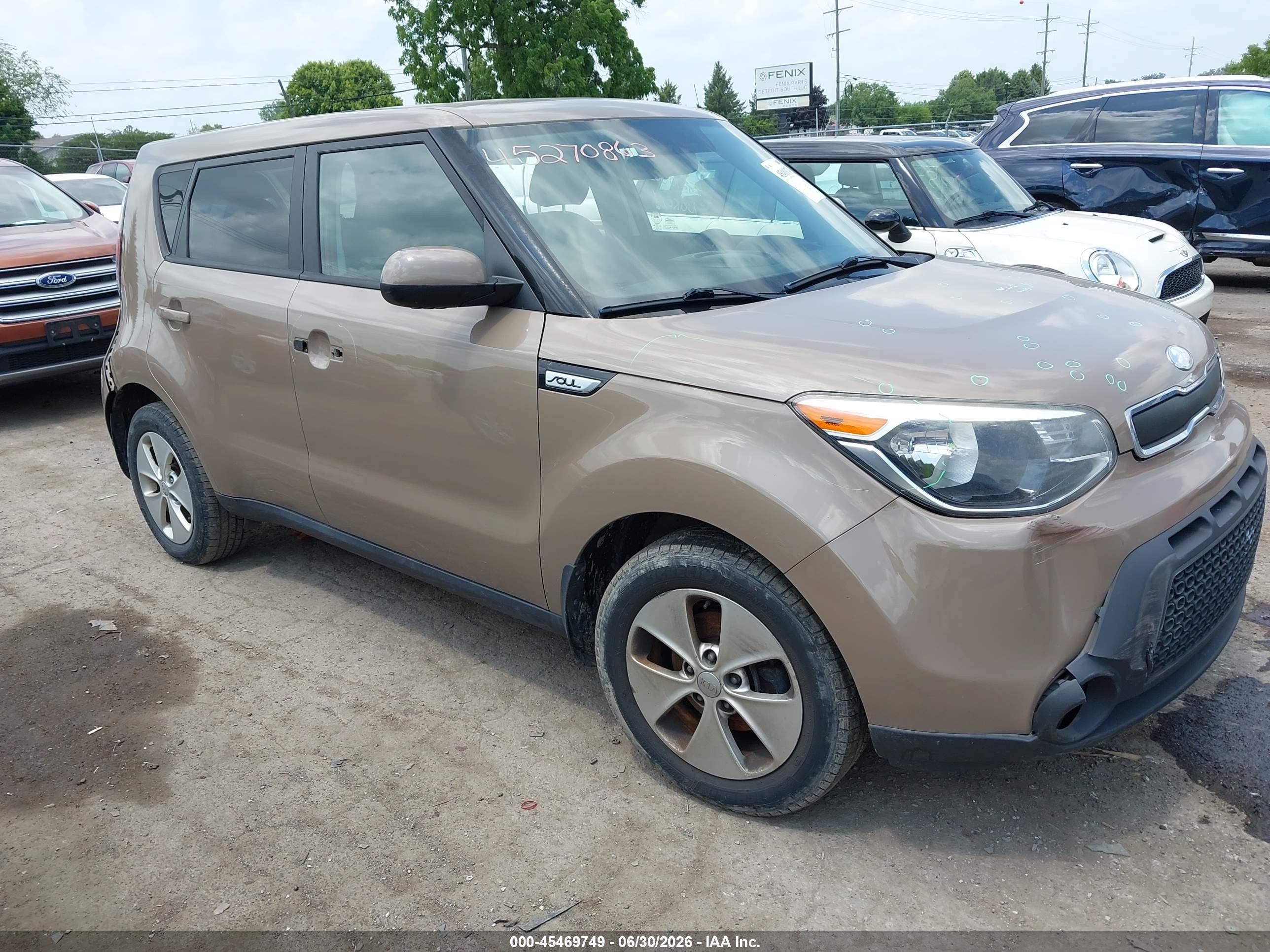 2015 Kia Soul ! Gold vin: KNDJN2A26F7126994