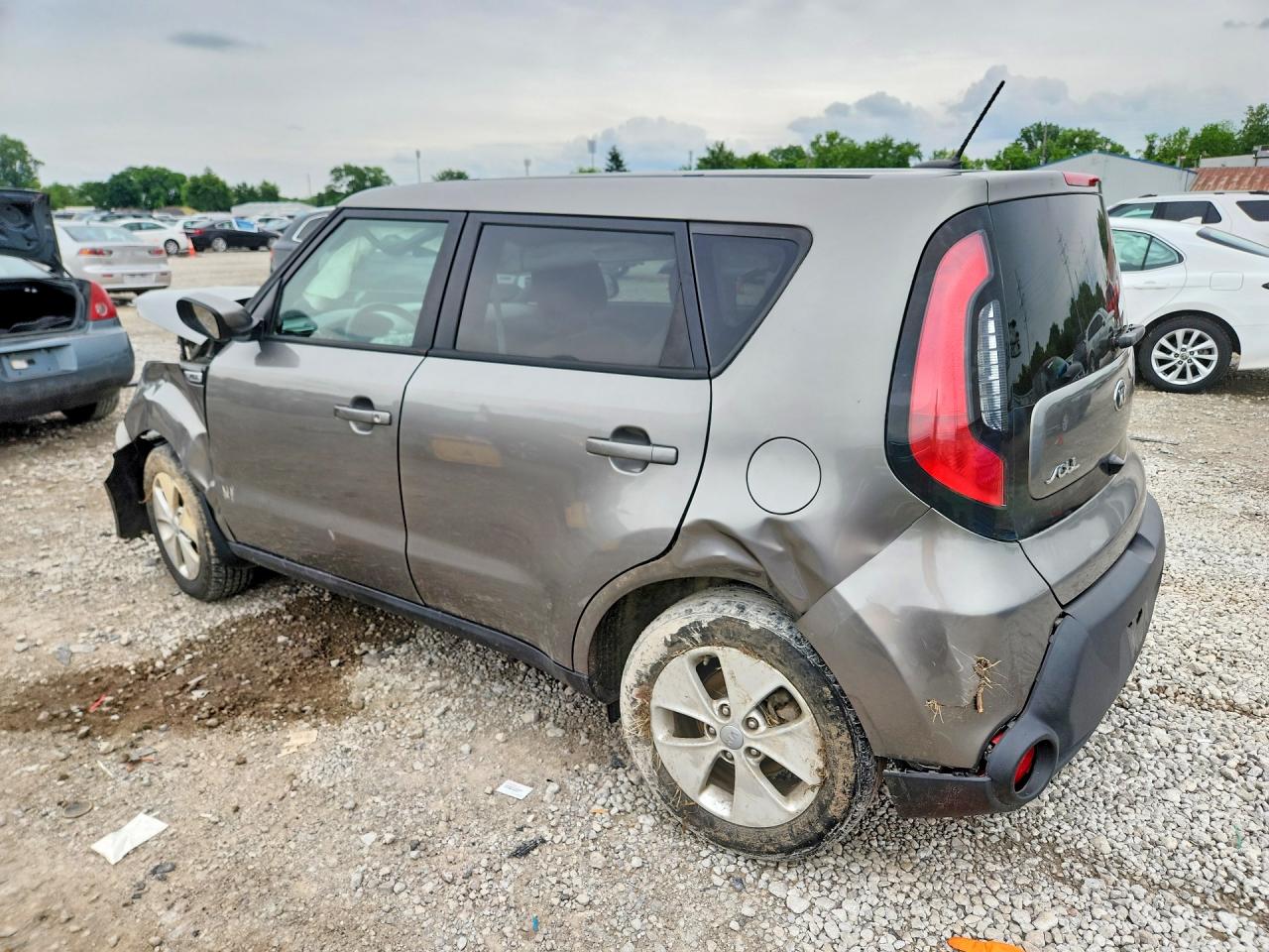 2015 Kia Soul Base Silver vin: KNDJN2A26F7128650