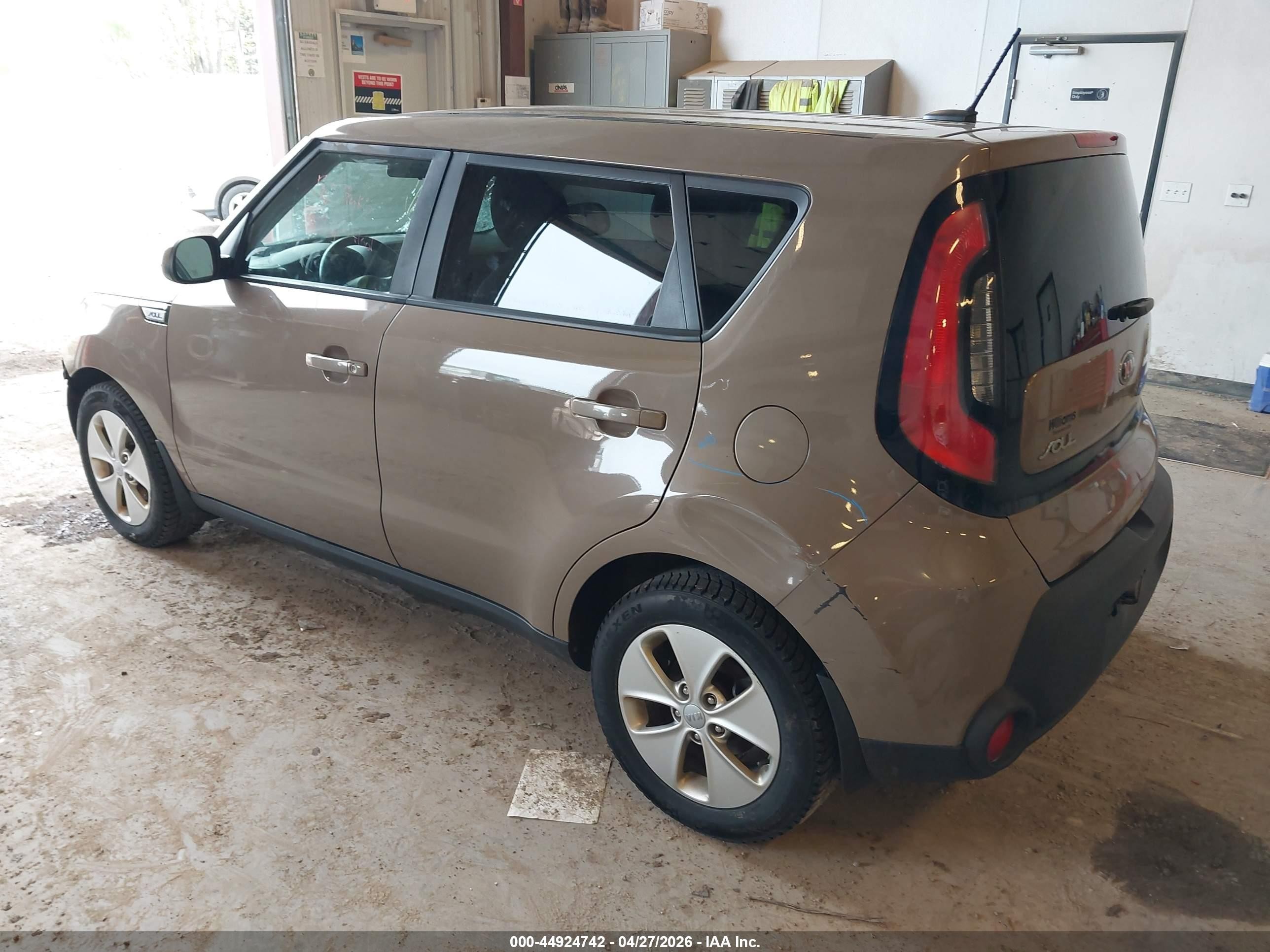 2015 Kia Soul   Коричневый vin: KNDJN2A26F7137459