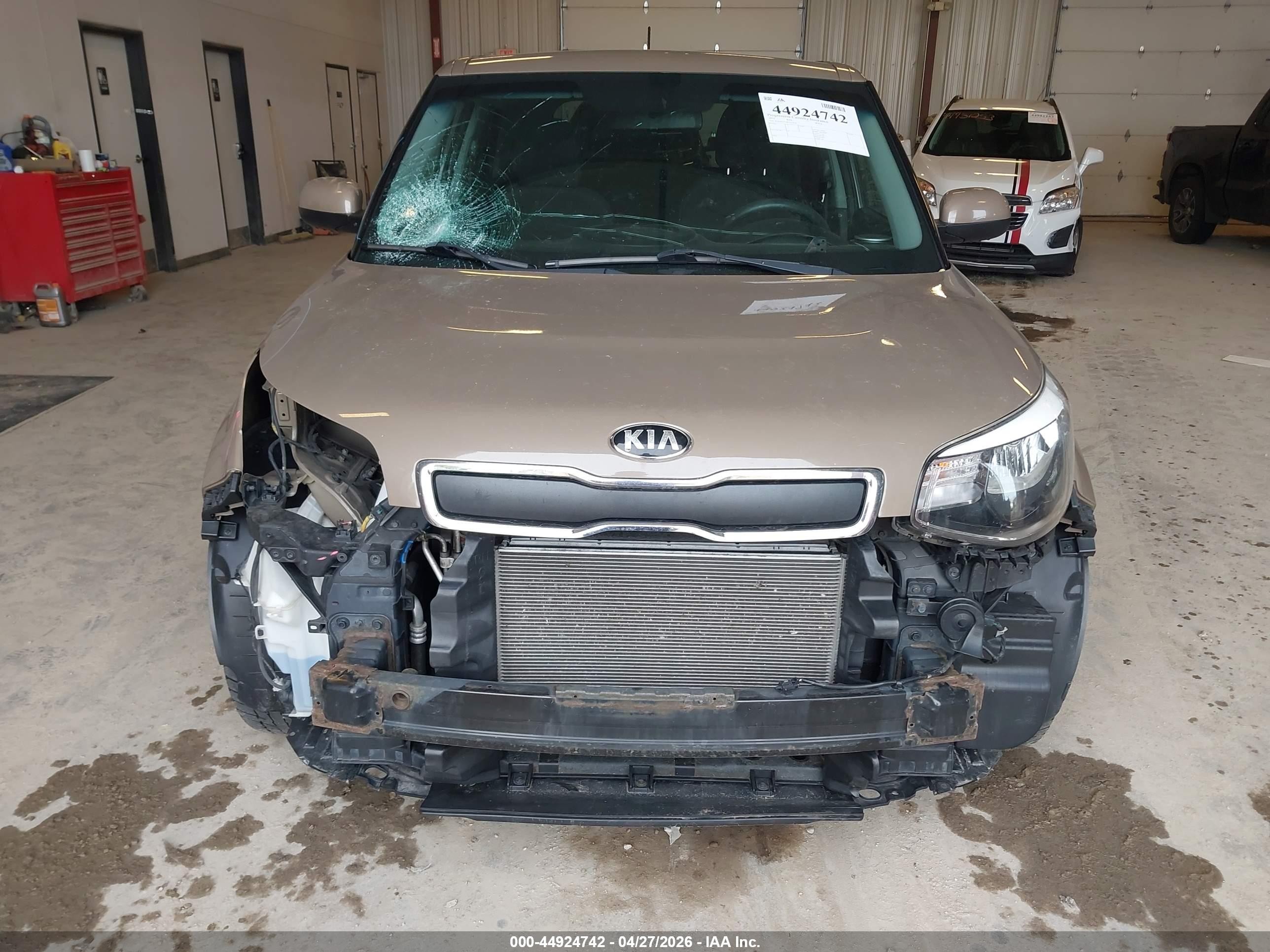 2015 Kia Soul   Коричневый vin: KNDJN2A26F7137459