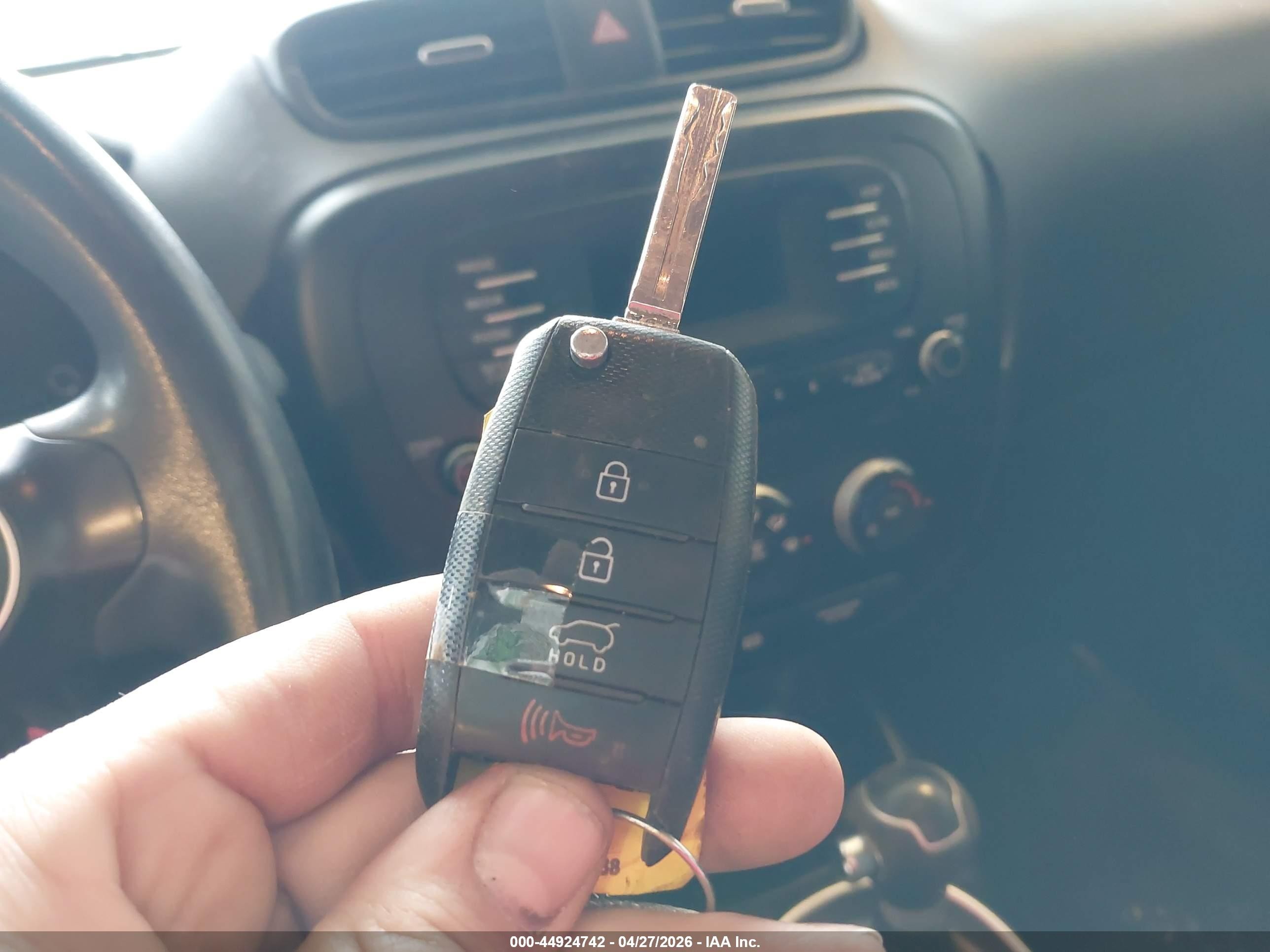 2015 Kia Soul   Коричневый vin: KNDJN2A26F7137459