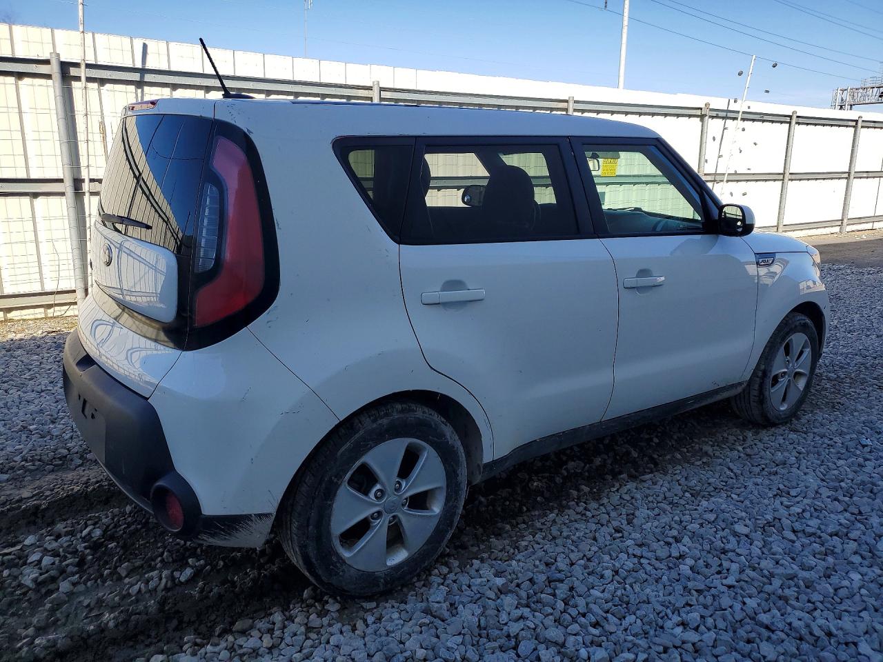 2015 Kia Soul Base White vin: KNDJN2A26F7141558