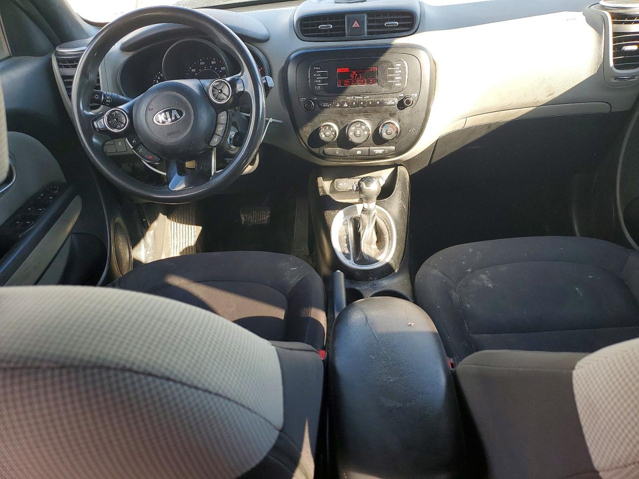 2015 Kia Soul Base White vin: KNDJN2A26F7141558