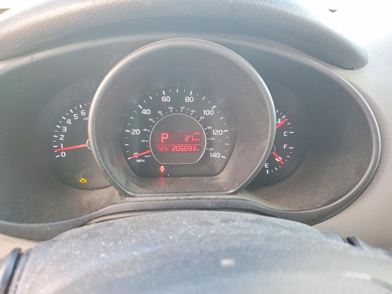 2015 Kia Soul Base White vin: KNDJN2A26F7141558