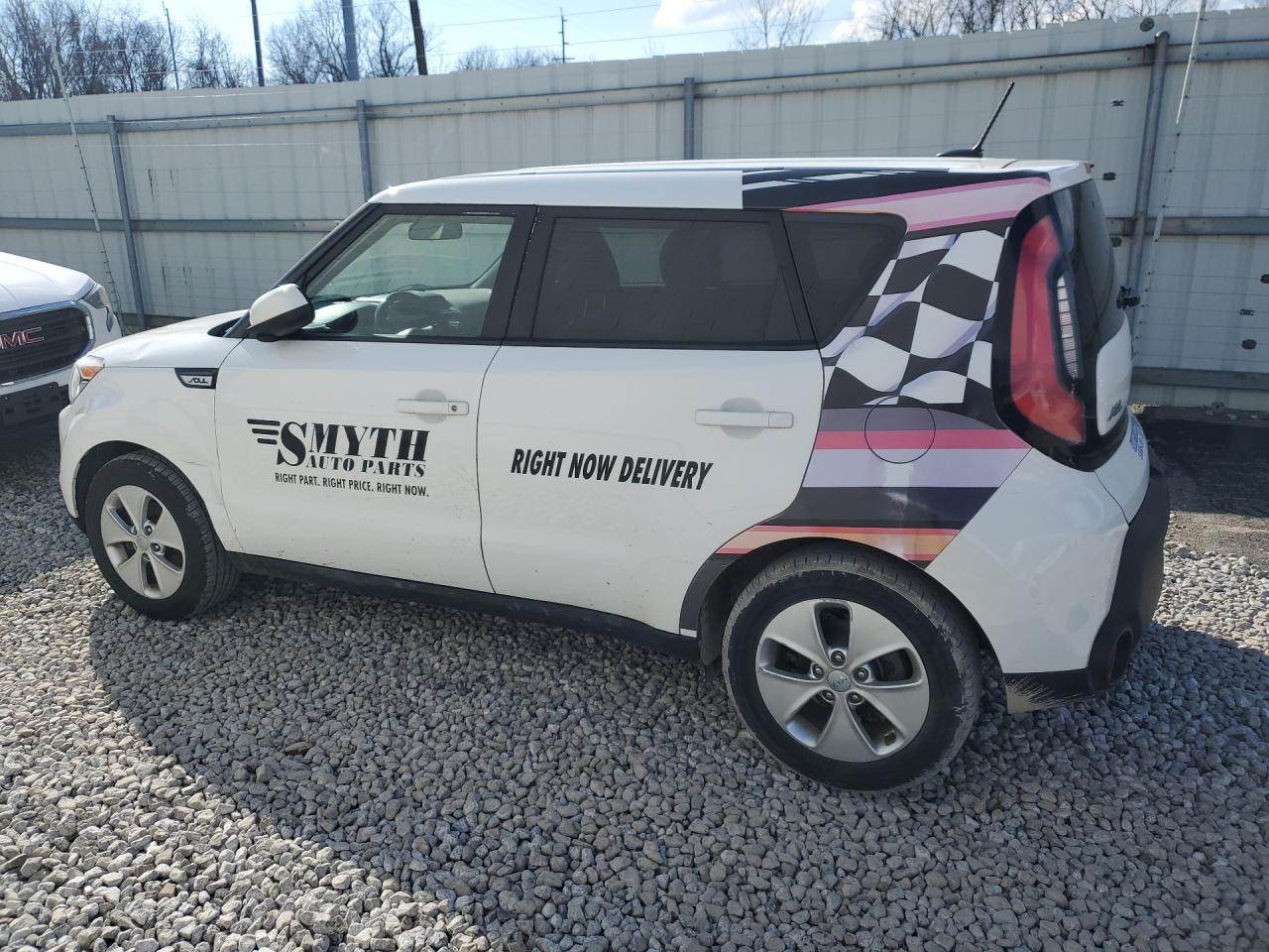 2015 Kia Soul Base White vin: KNDJN2A26F7141558 Damage: Left Rear Wheel, Curb Rash, 3 To 4 Inches