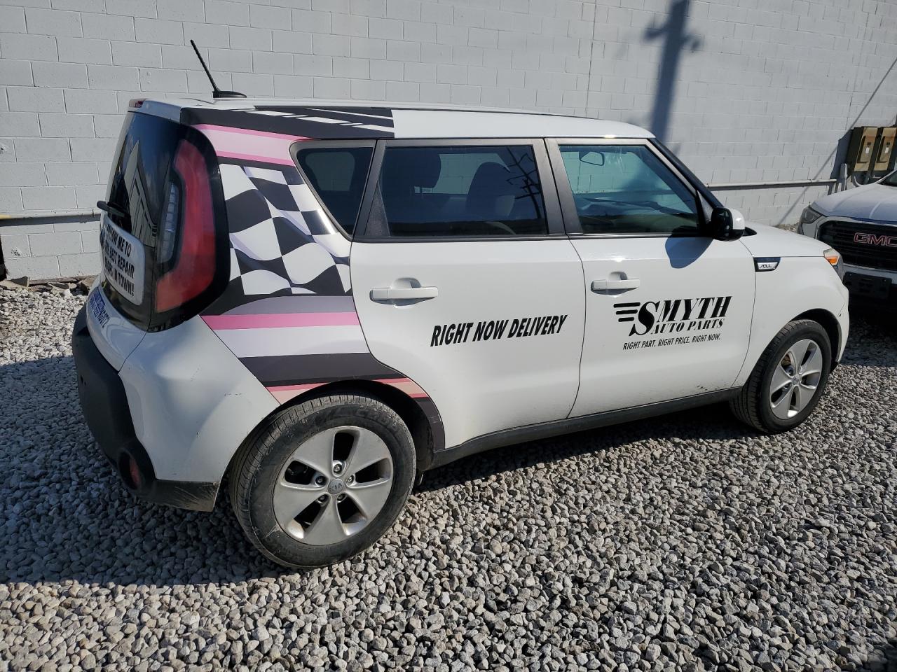 2015 Kia Soul Base White vin: KNDJN2A26F7141558 Damage: Overall Vehicle, De-Identify, Removal Required