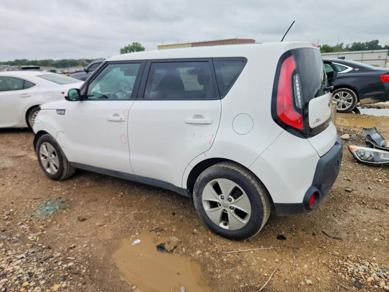 2015 Kia Soul Base White vin: KNDJN2A26F7147375